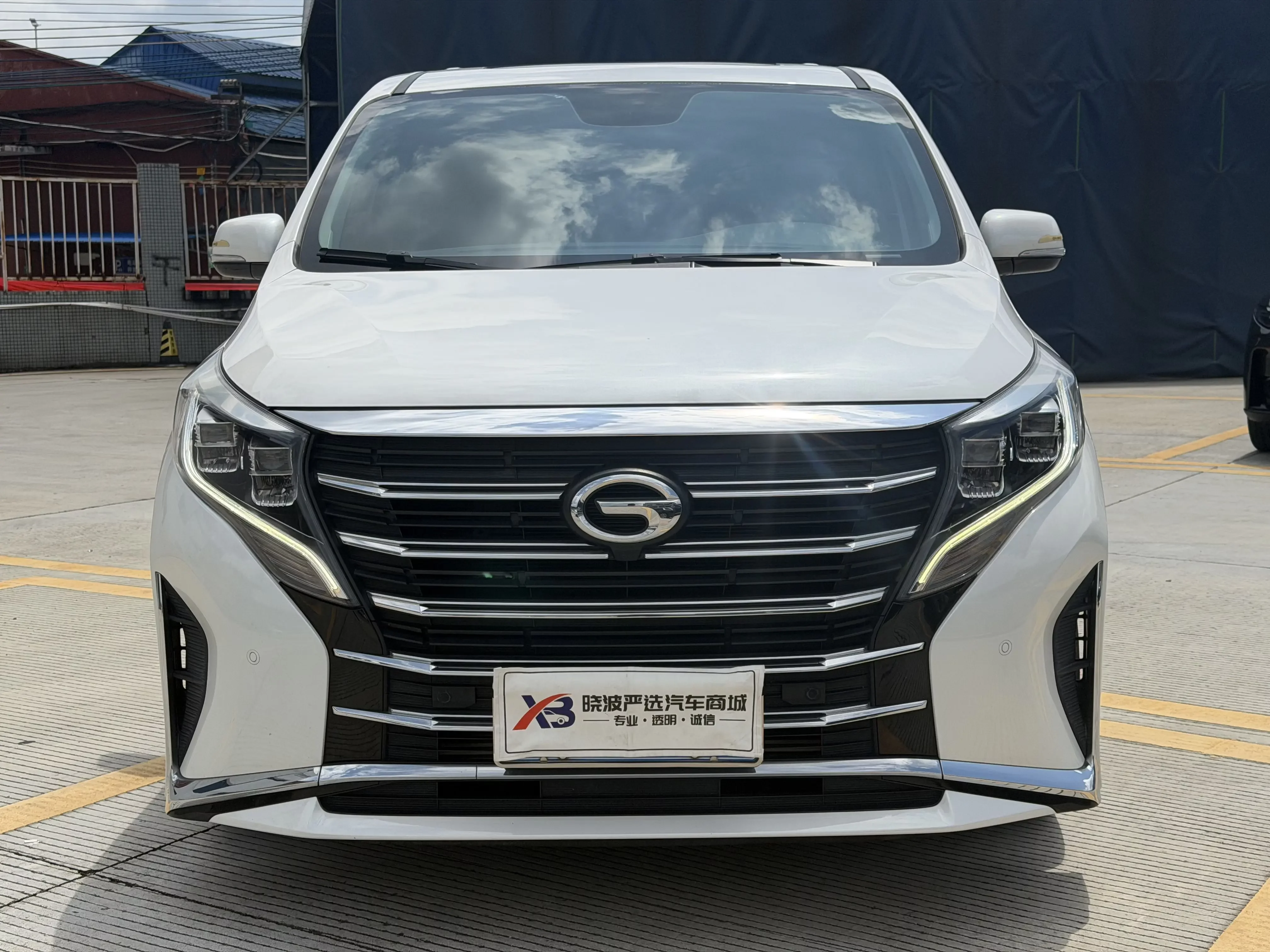 GAC Trumpchi M8  из Китая