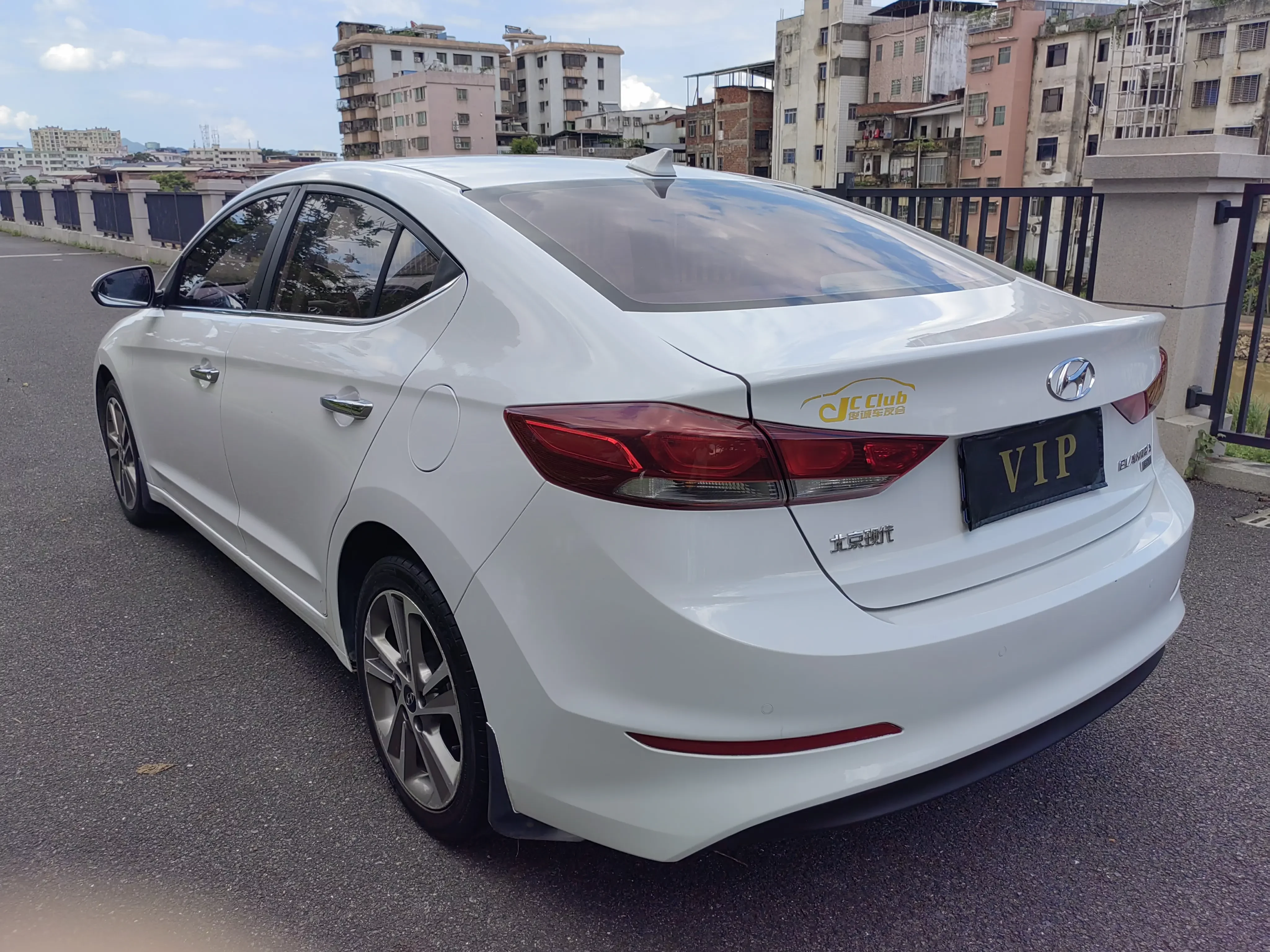 Hyundai lead