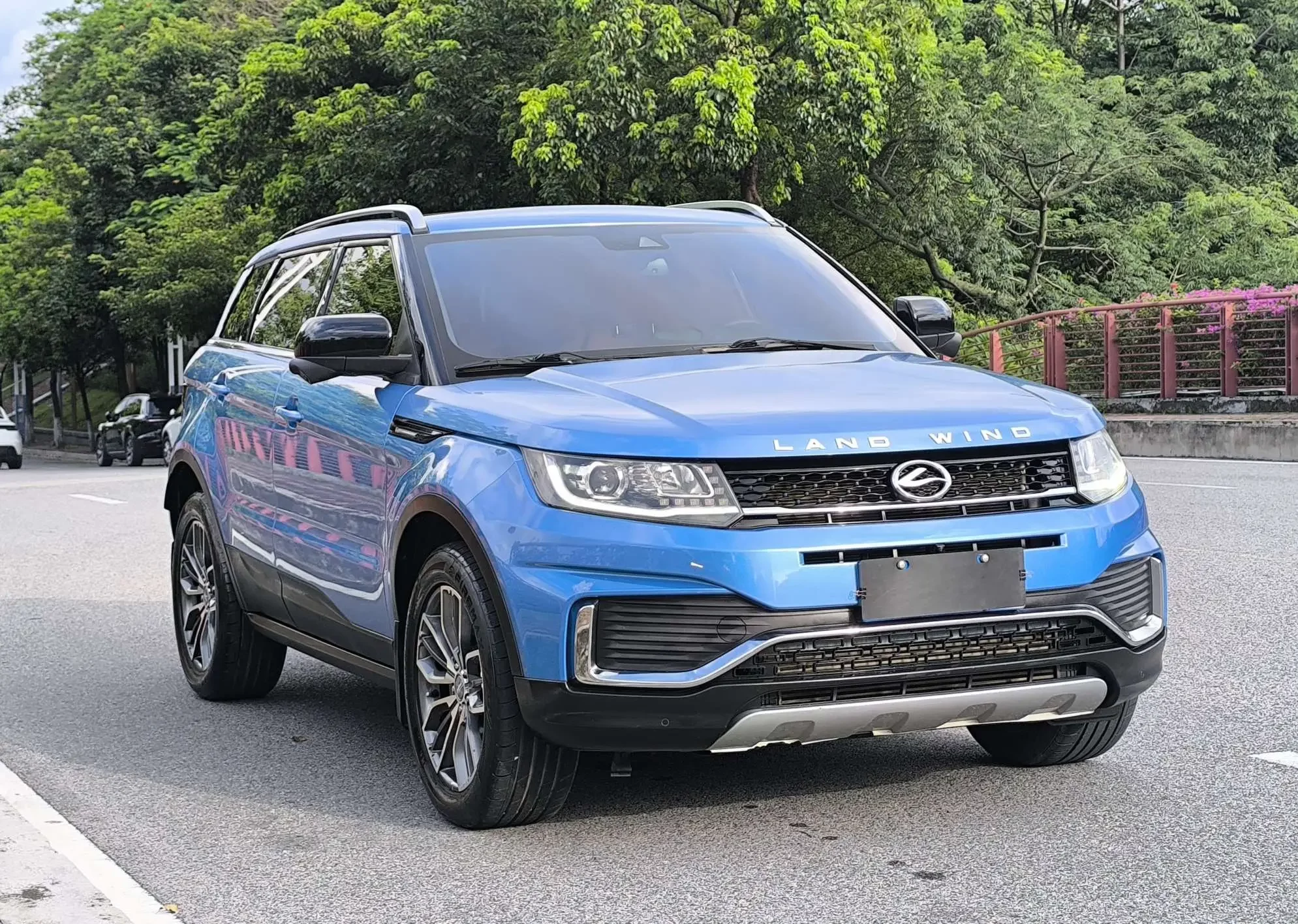Lu Feng Landwind X7