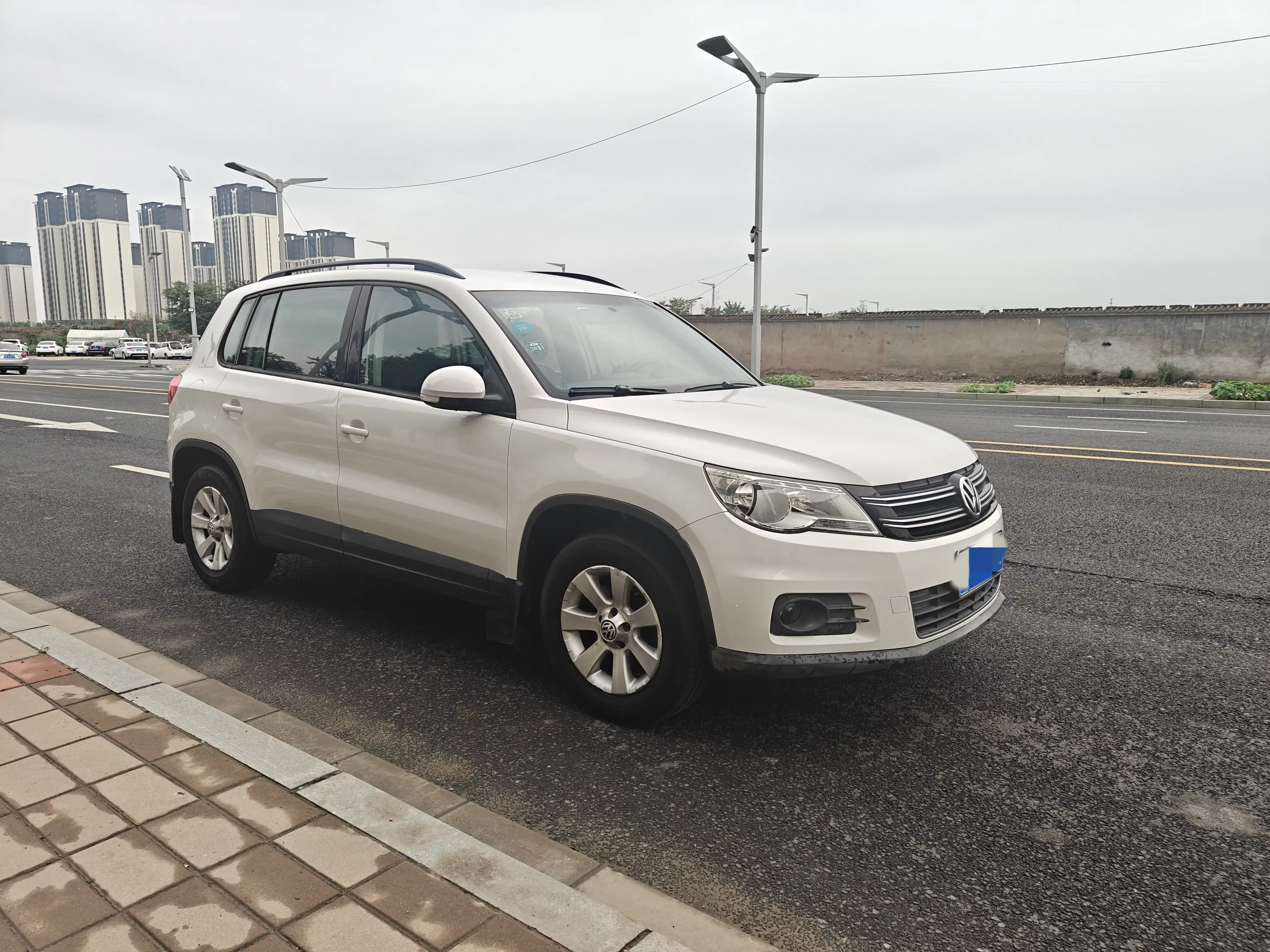 Volkswagen Tiguan (Tharu)