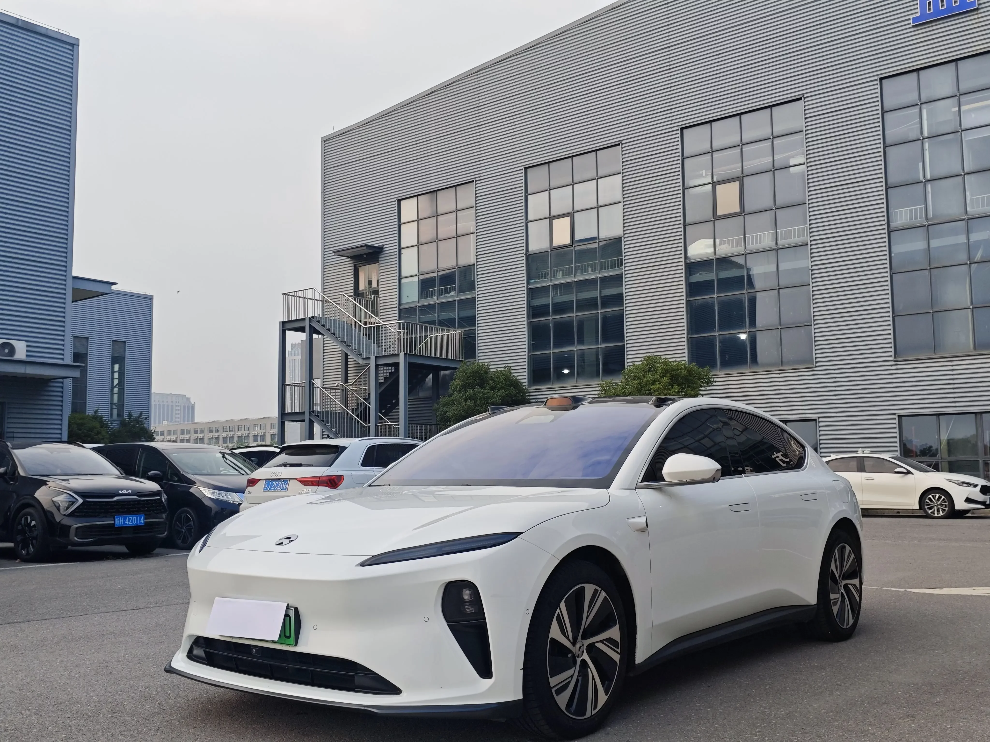 NIO ET5  из Китая