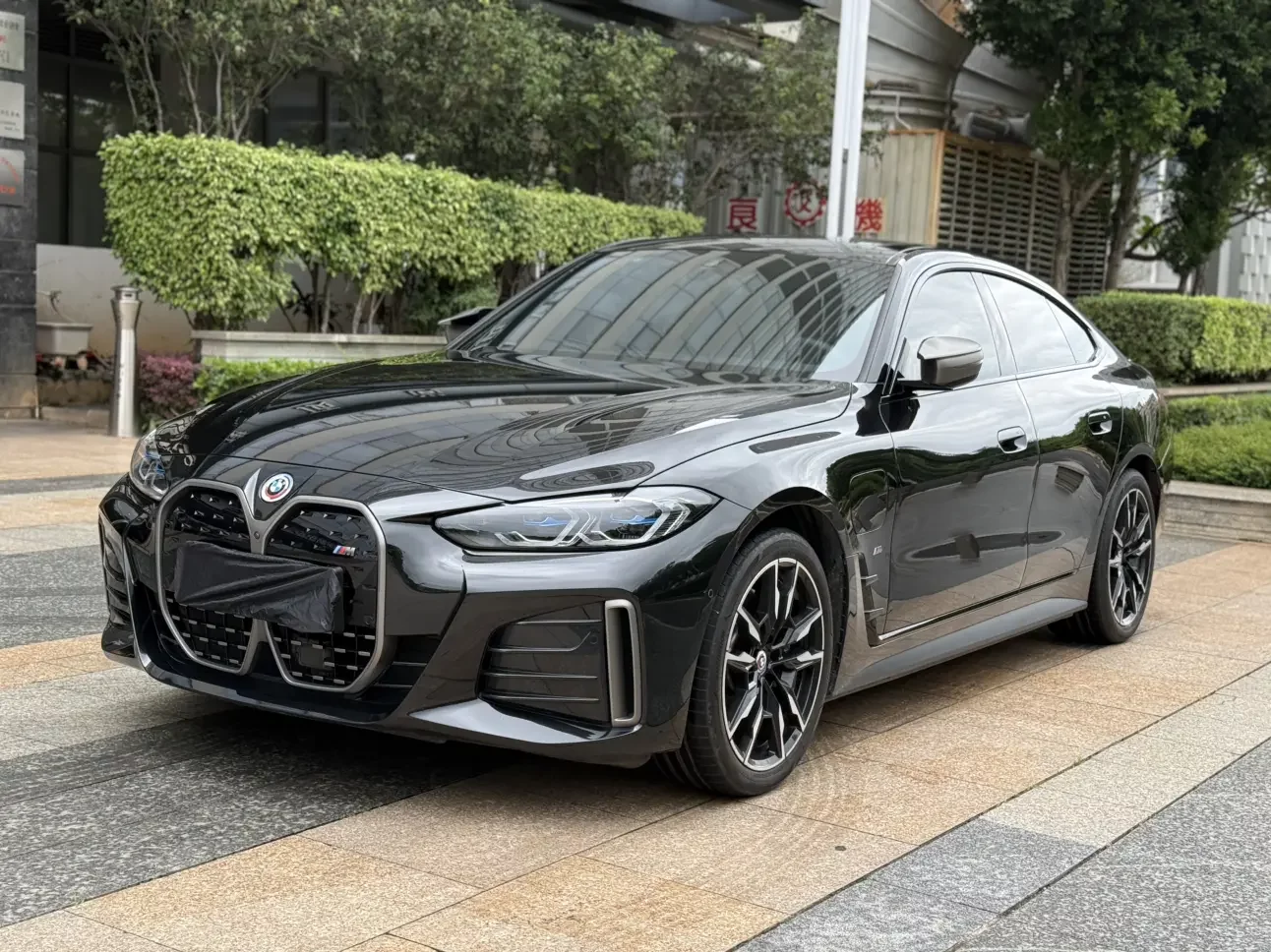 BMW i4  из Китая