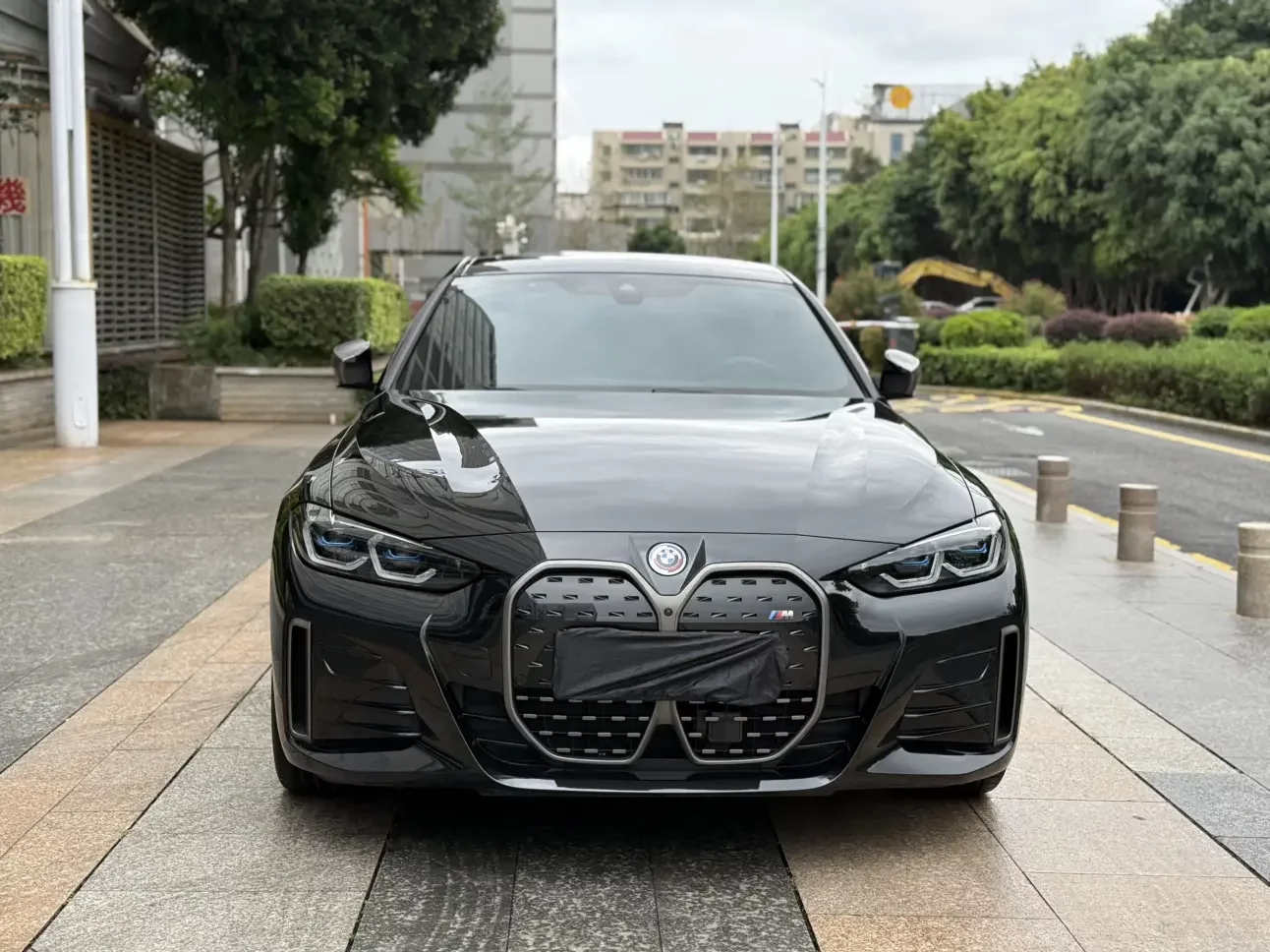 BMW i4  из Китая