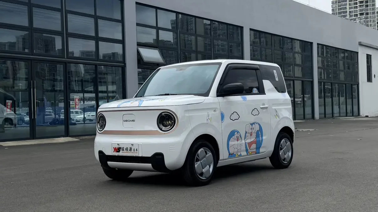 Geely panda