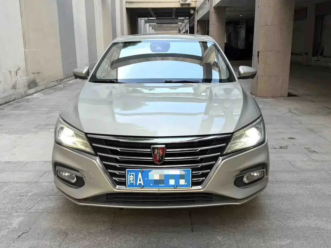 Roewe i5