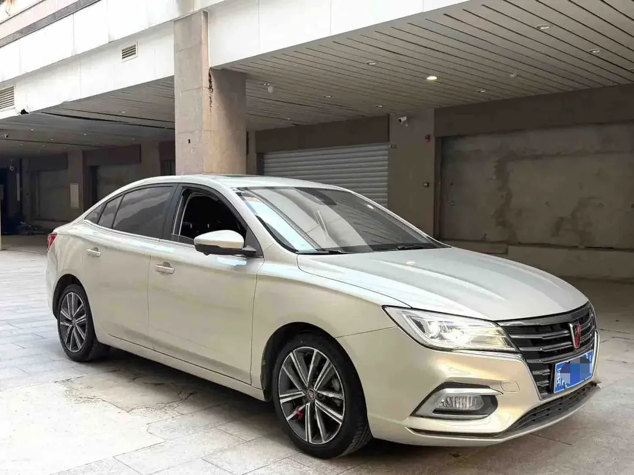 Roewe i5