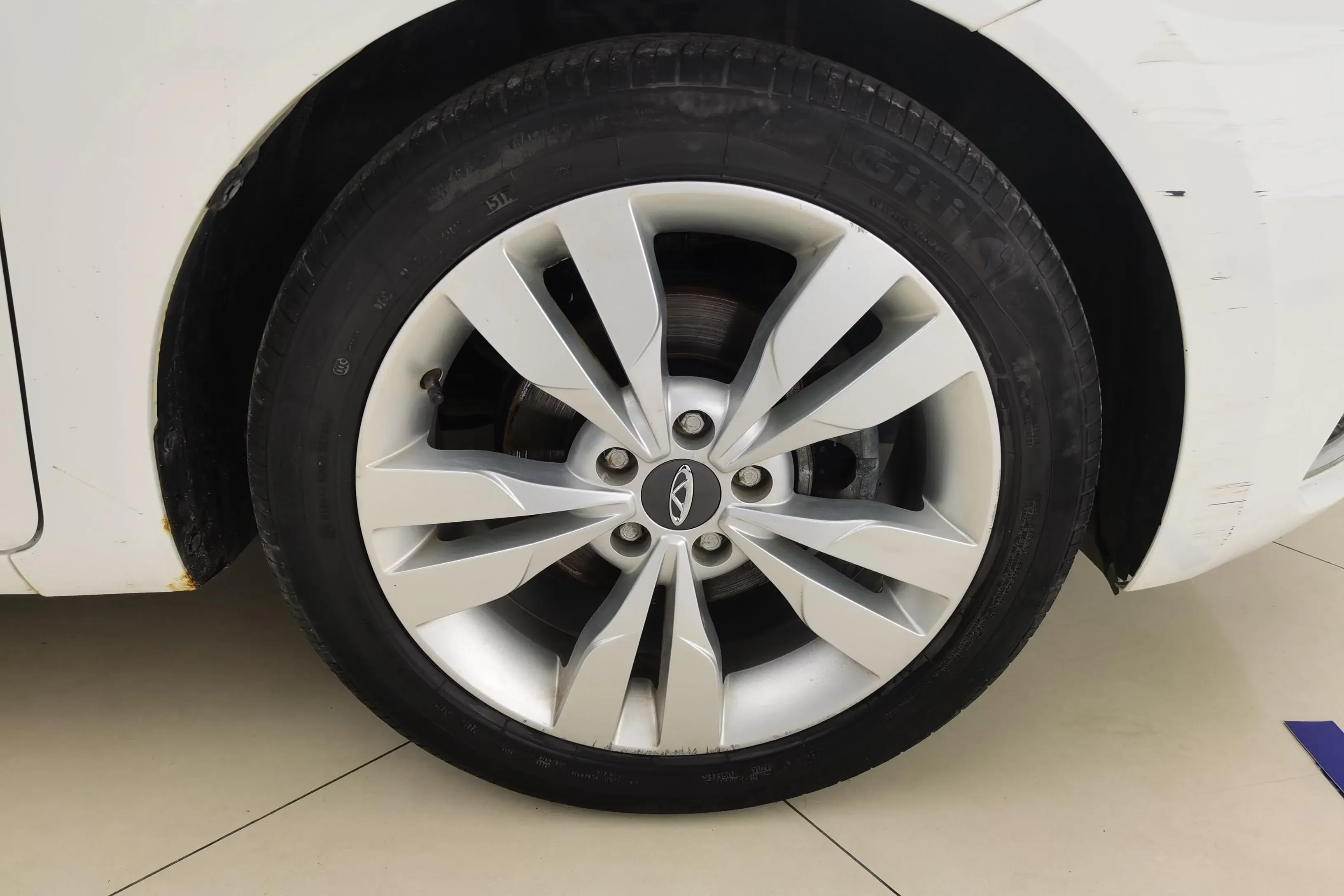 Chery Arrizo 5