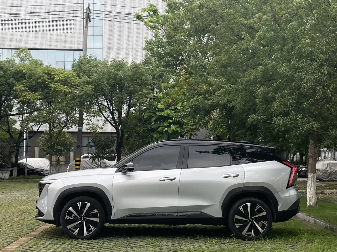 Geely Atlas L