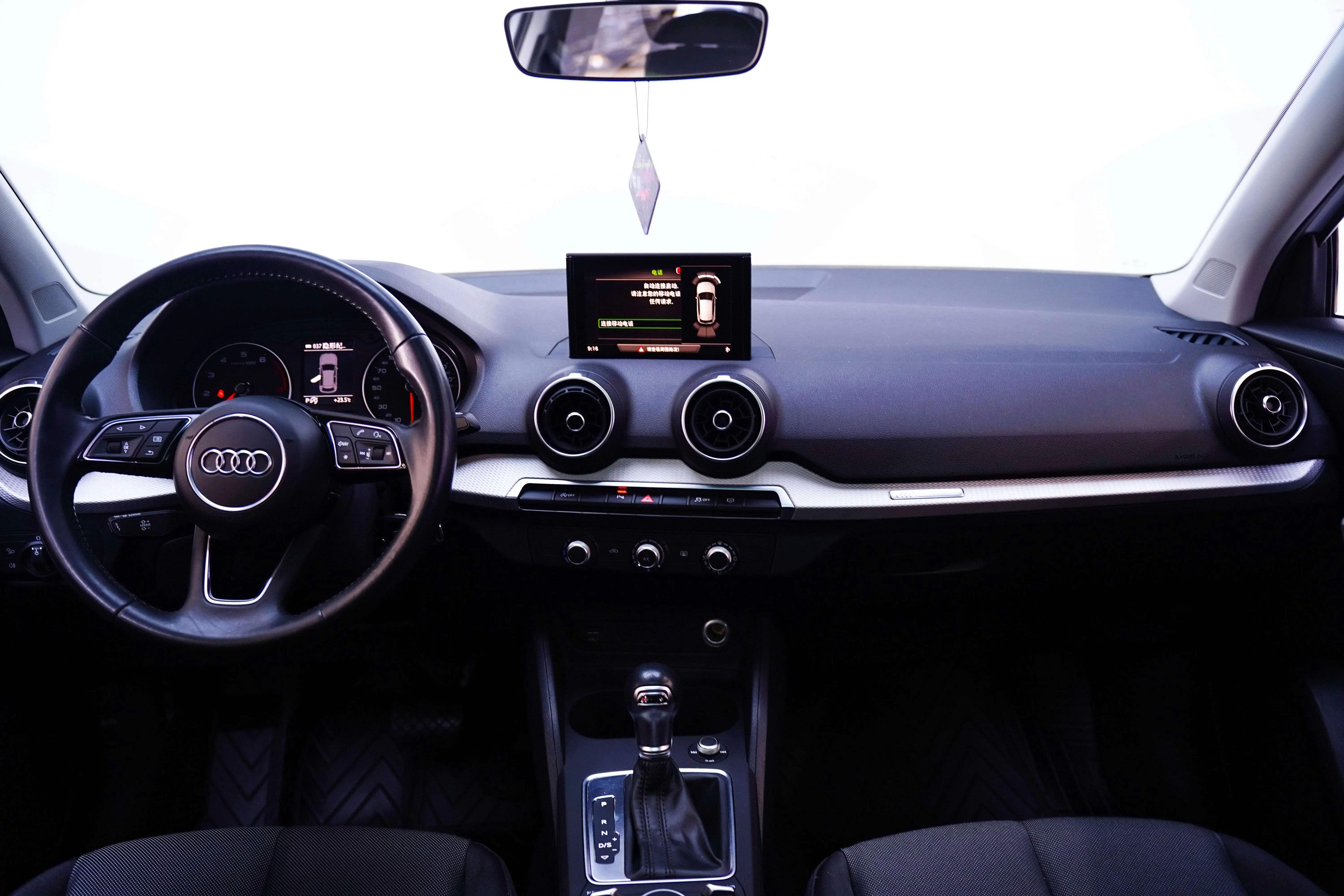 Audi Q2L