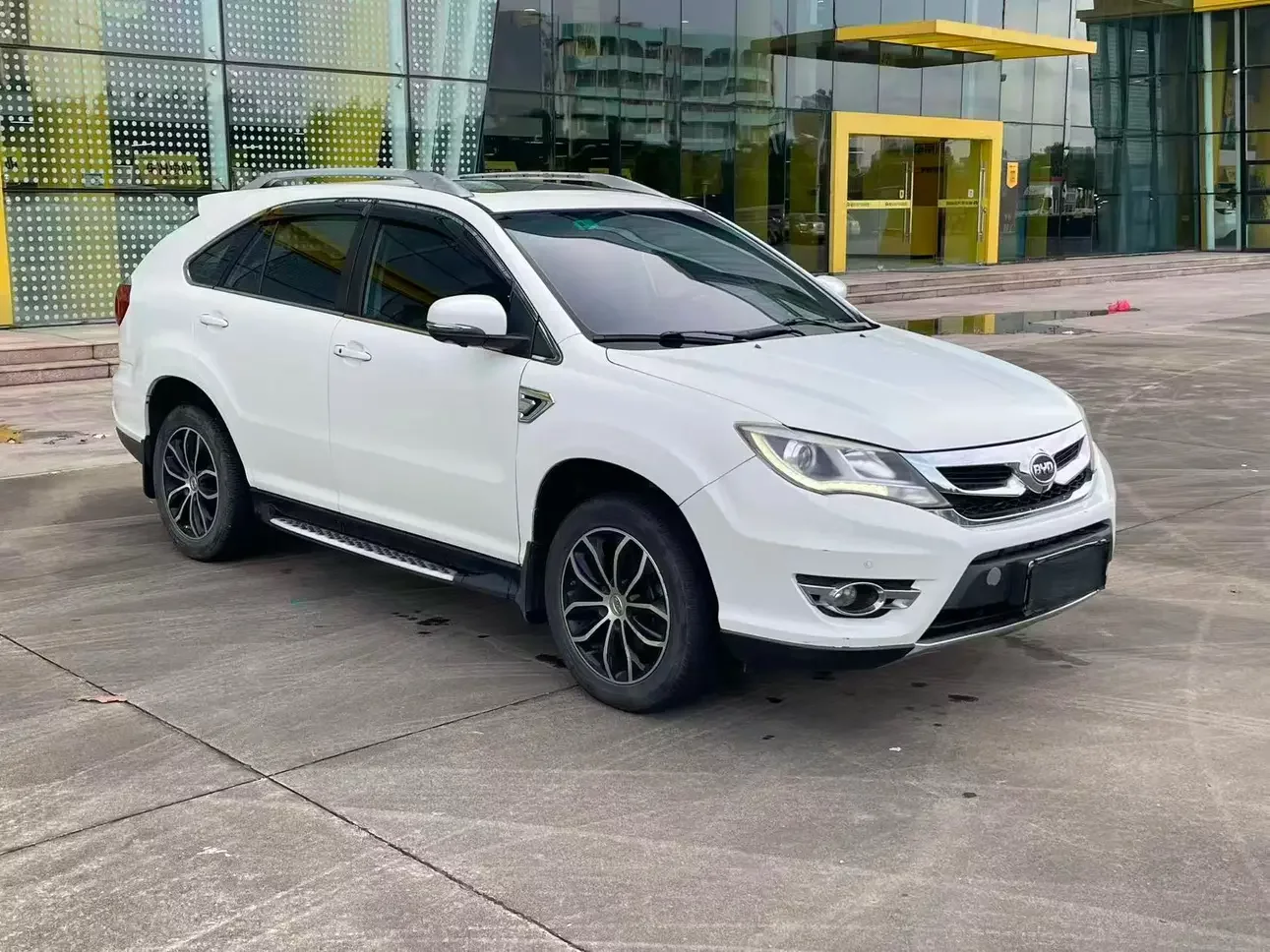 BYD S7