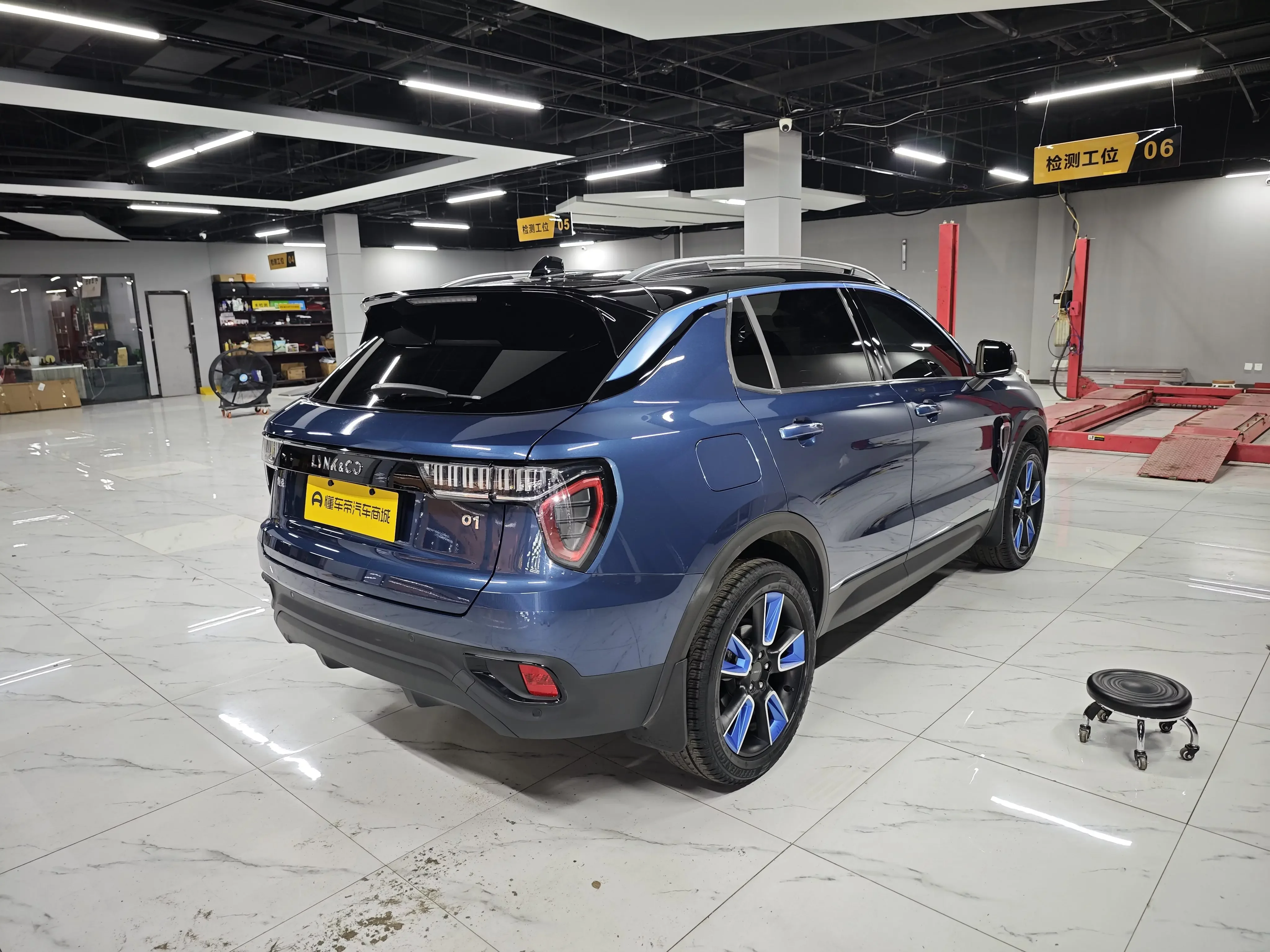 Lynk & Co 01