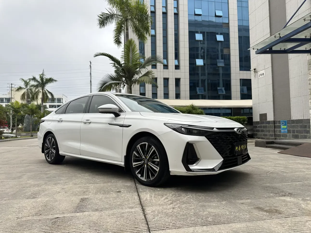 Chery Arrizo 8
