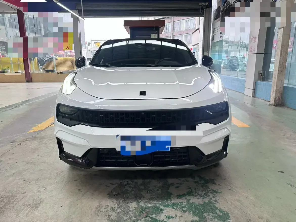 Lynk & Co 05