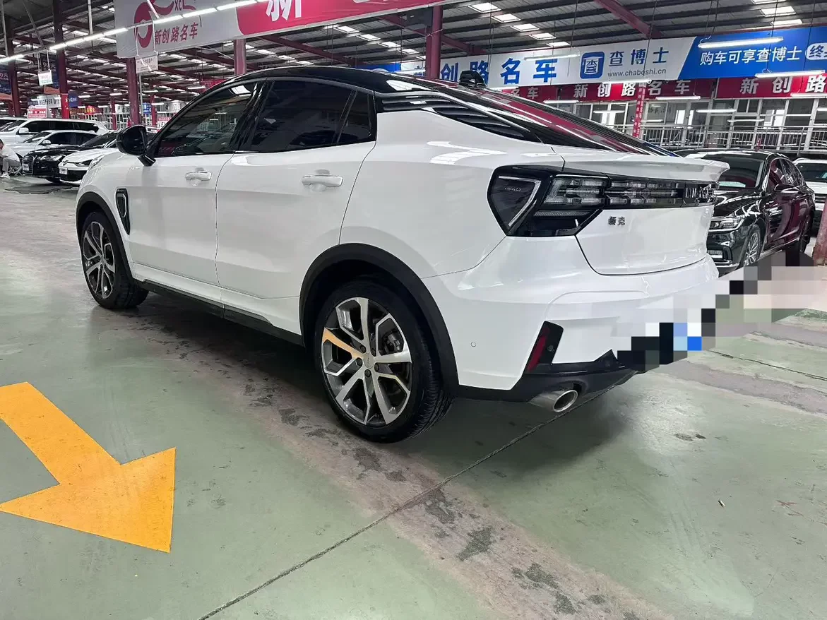 Lynk & Co 05