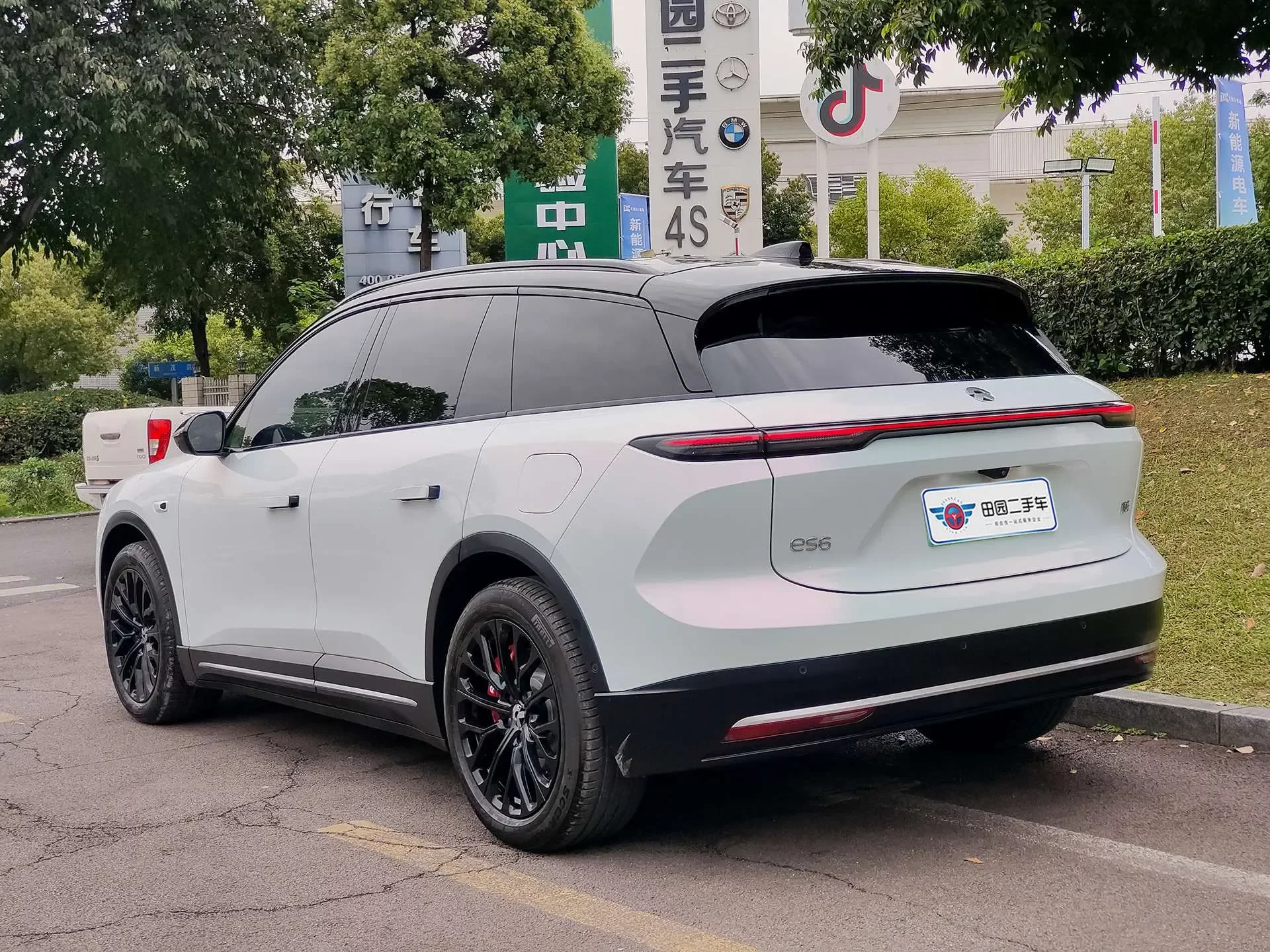 NIO ES6