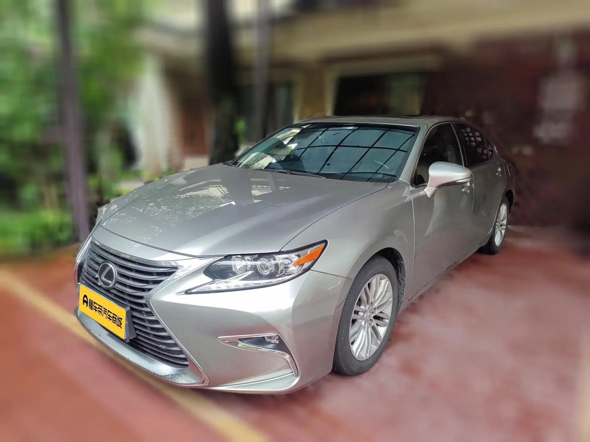 Lexus ES