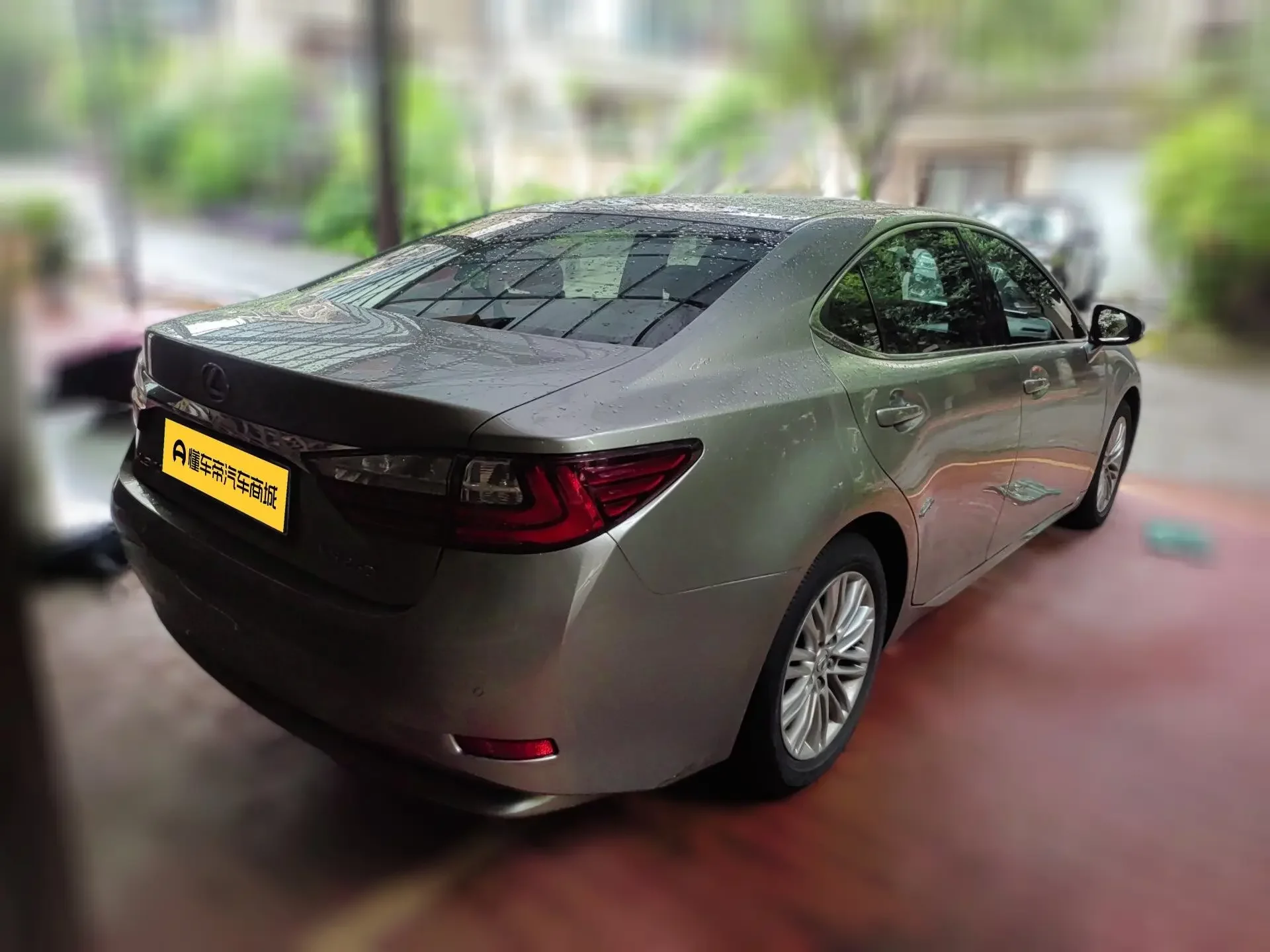 Lexus ES