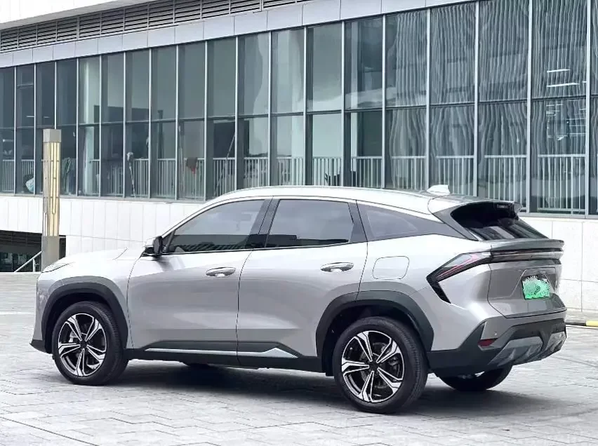 Geely Galaxy L7