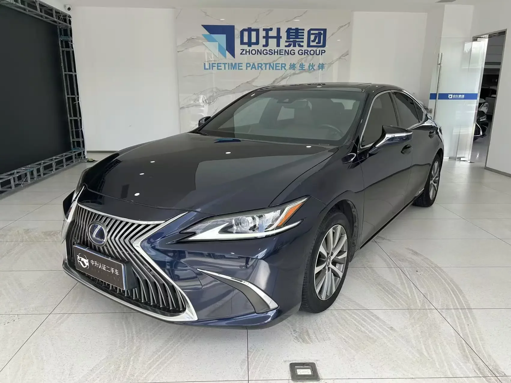 Lexus ES