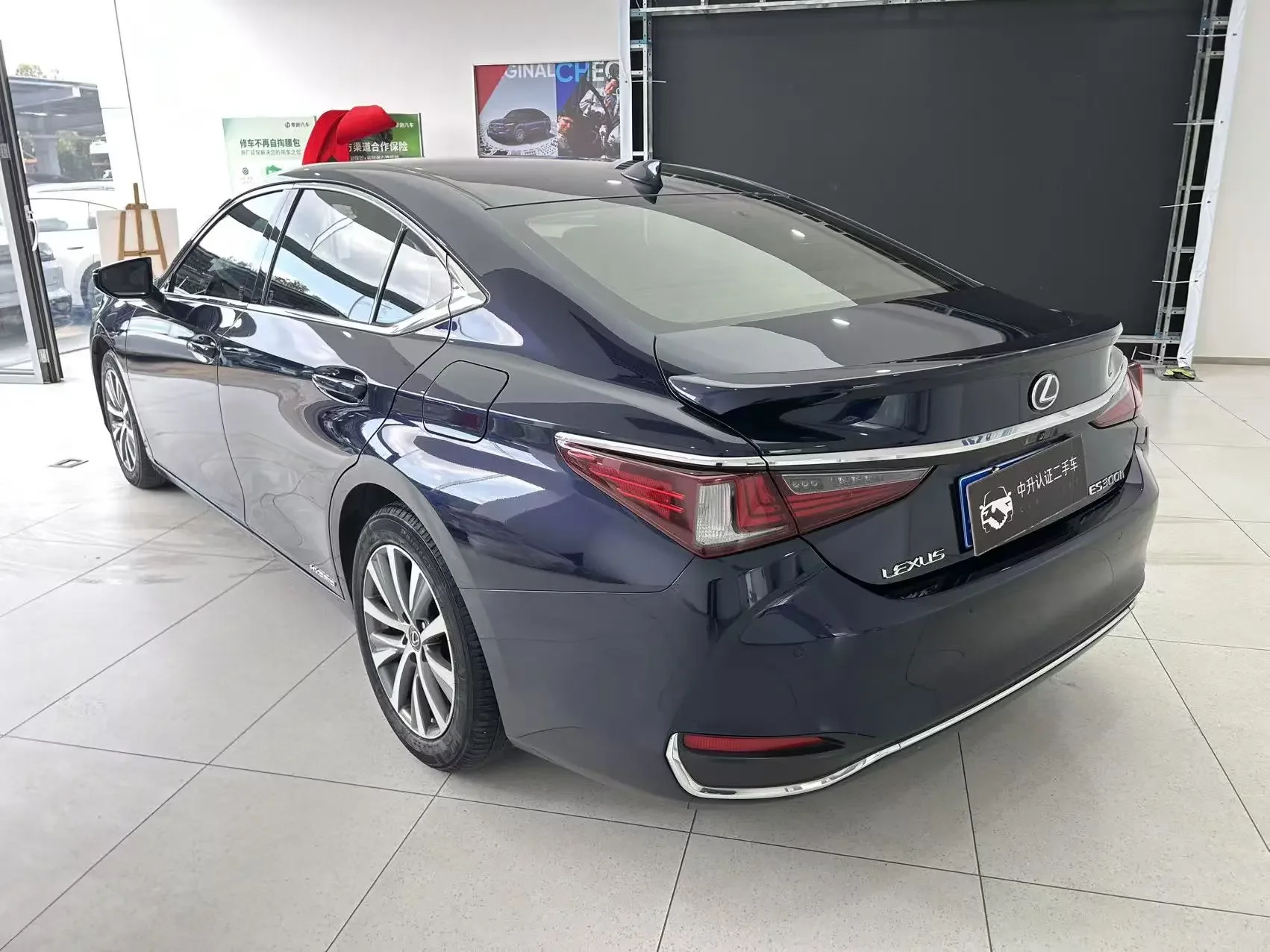 Lexus ES