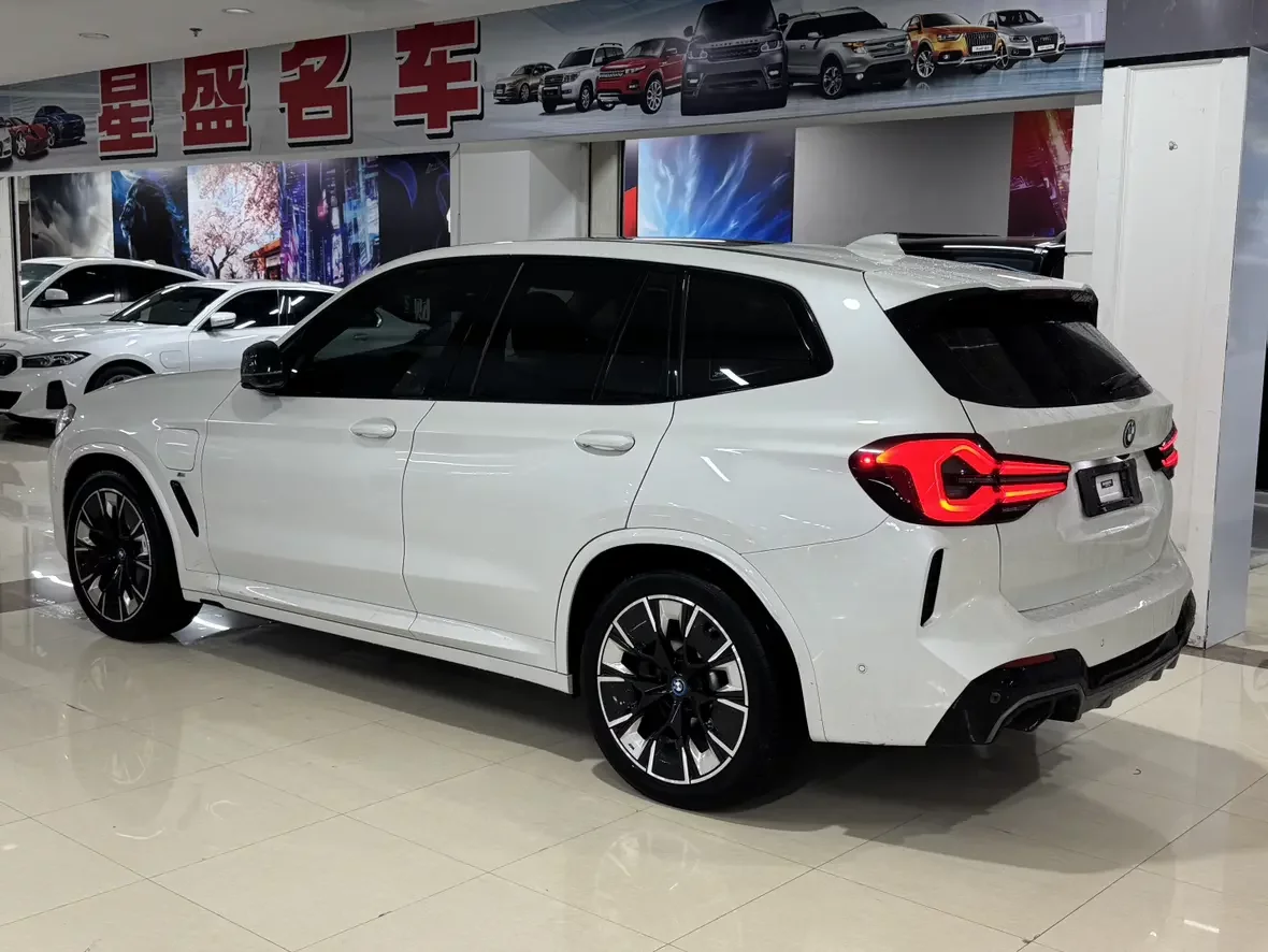 BMW iX3
