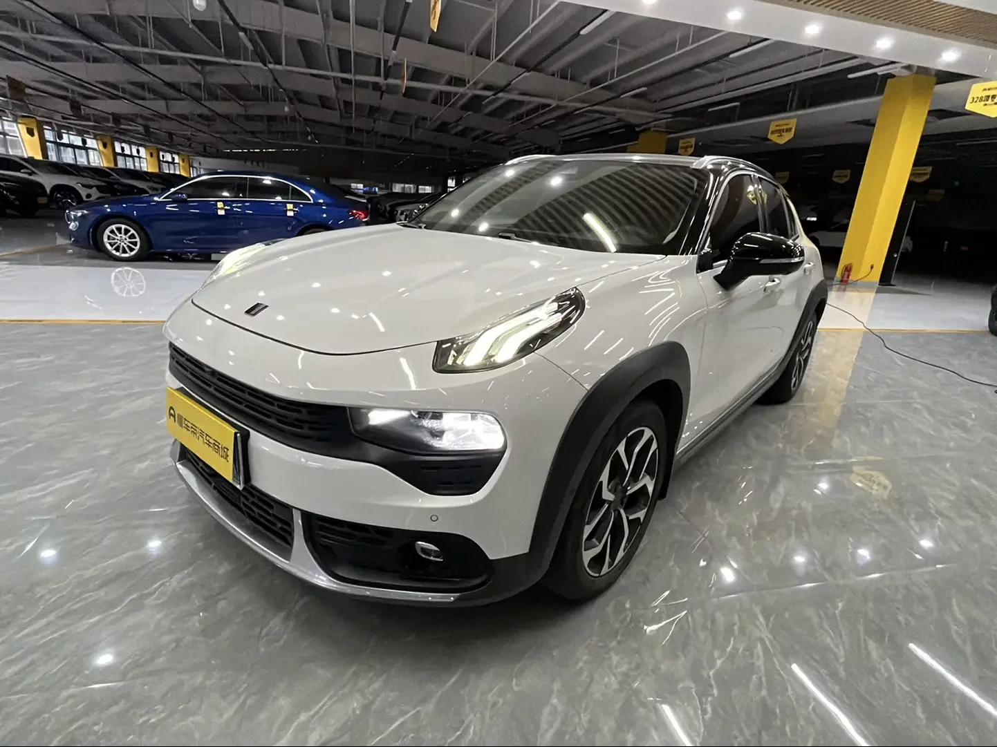 Lynk & Co 02