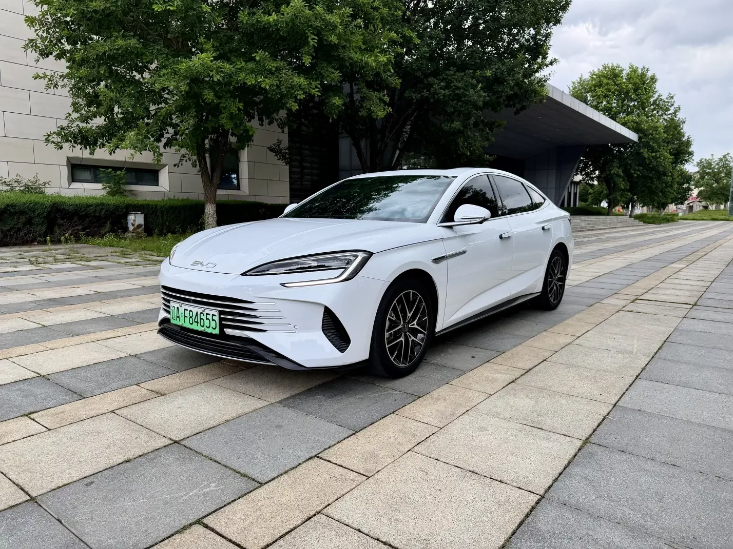 BYD Seal DM  из Китая