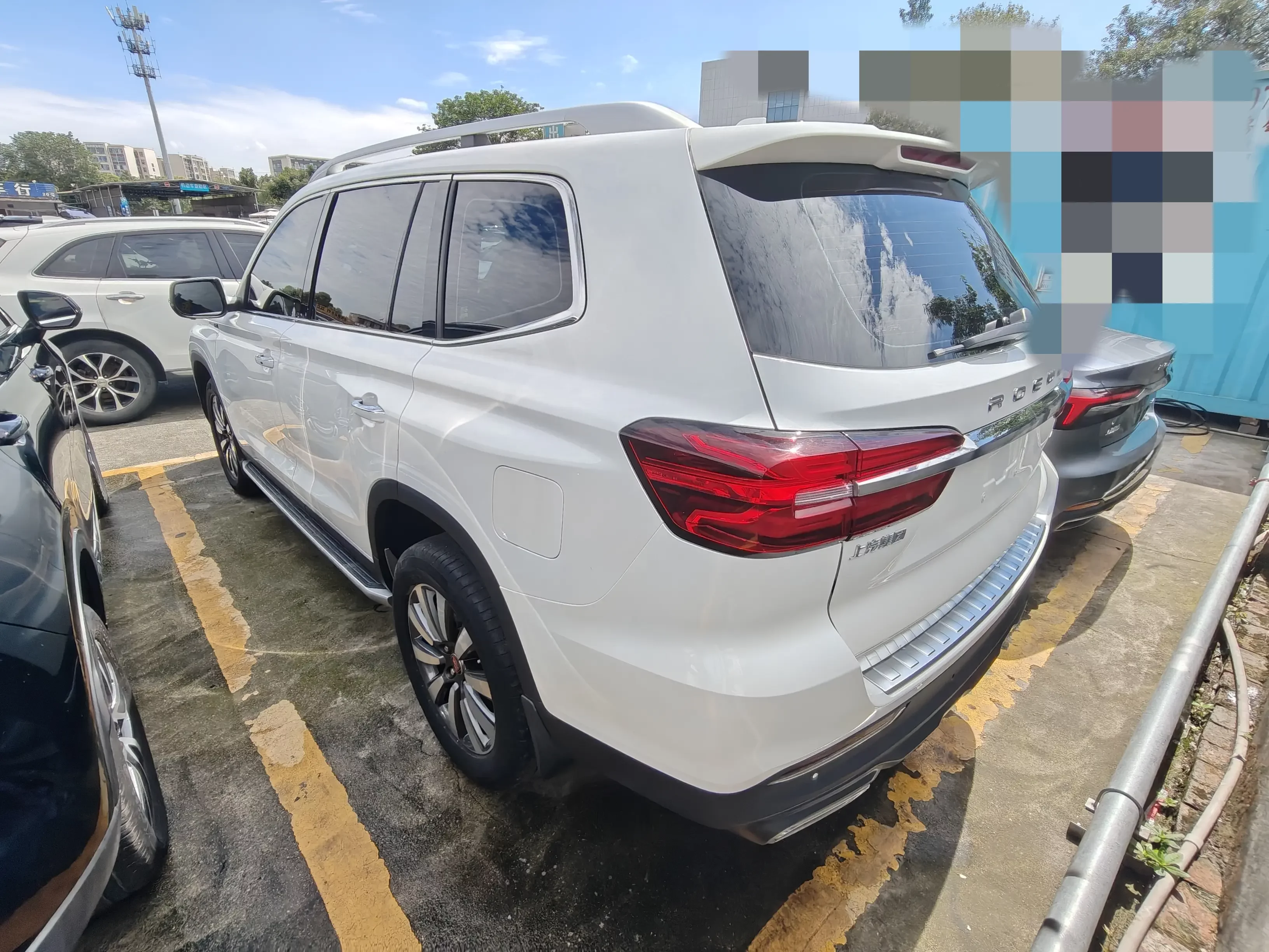 Roewe RX8