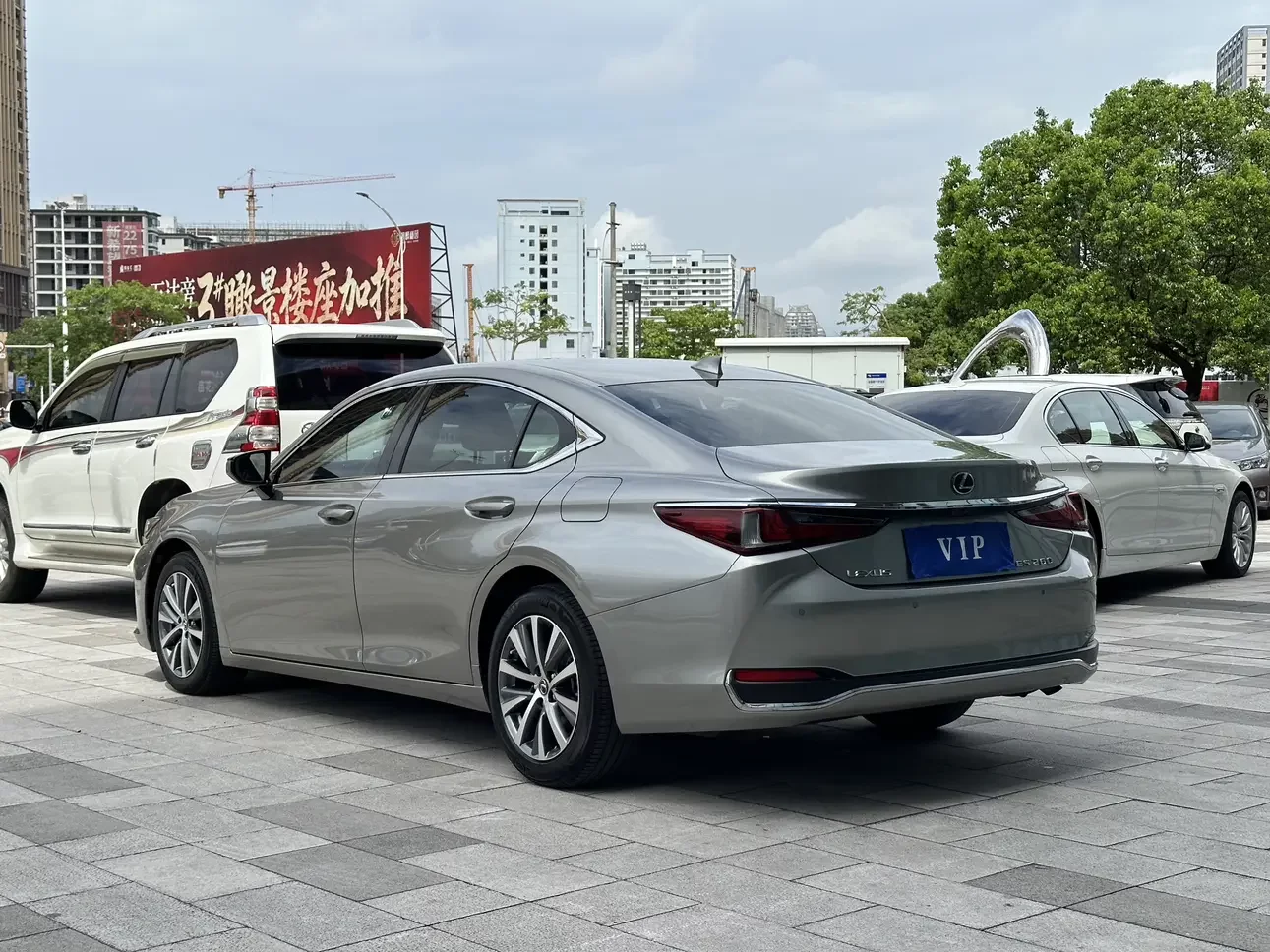 Lexus ES
