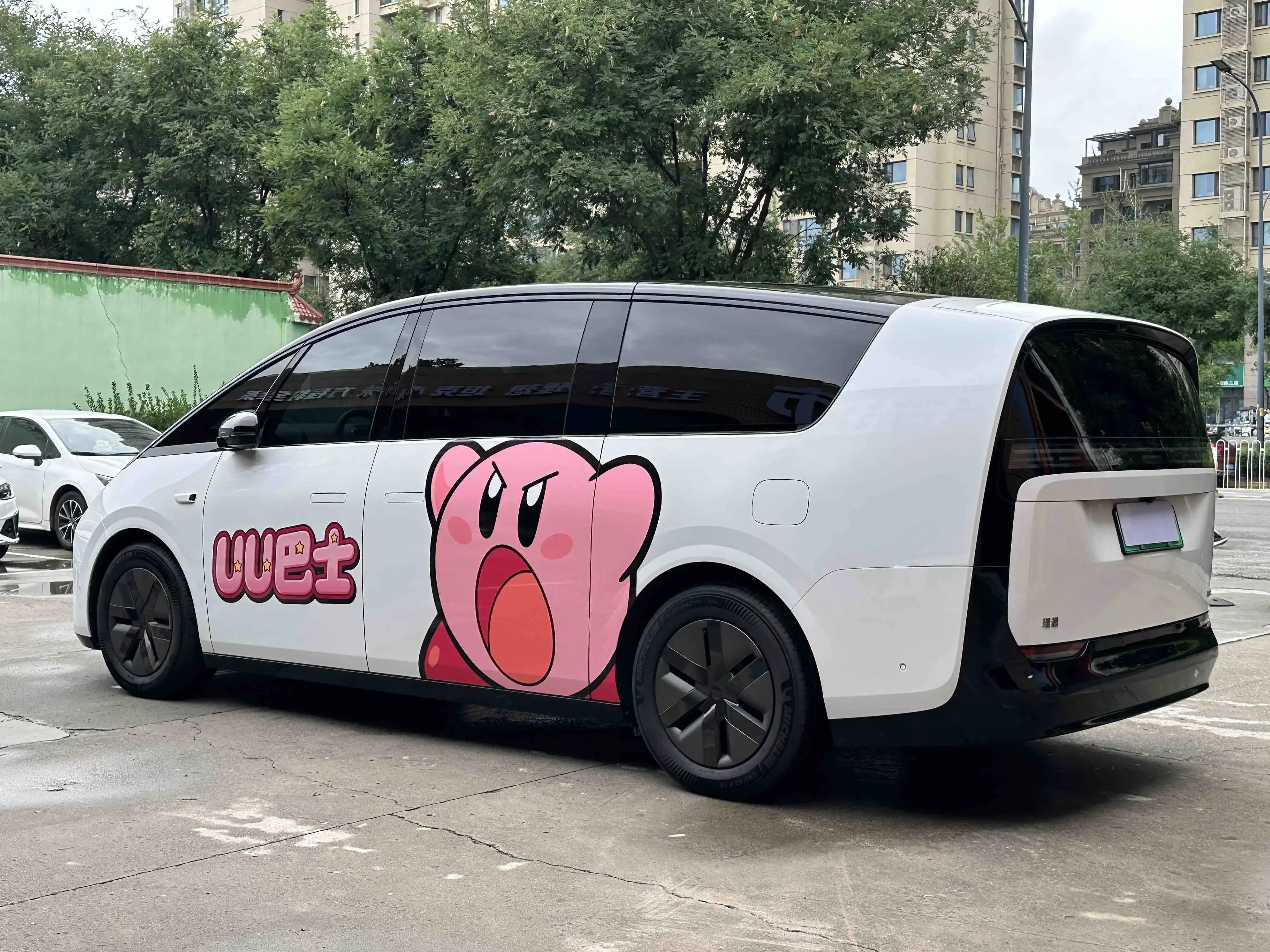 Lixiang MEGA