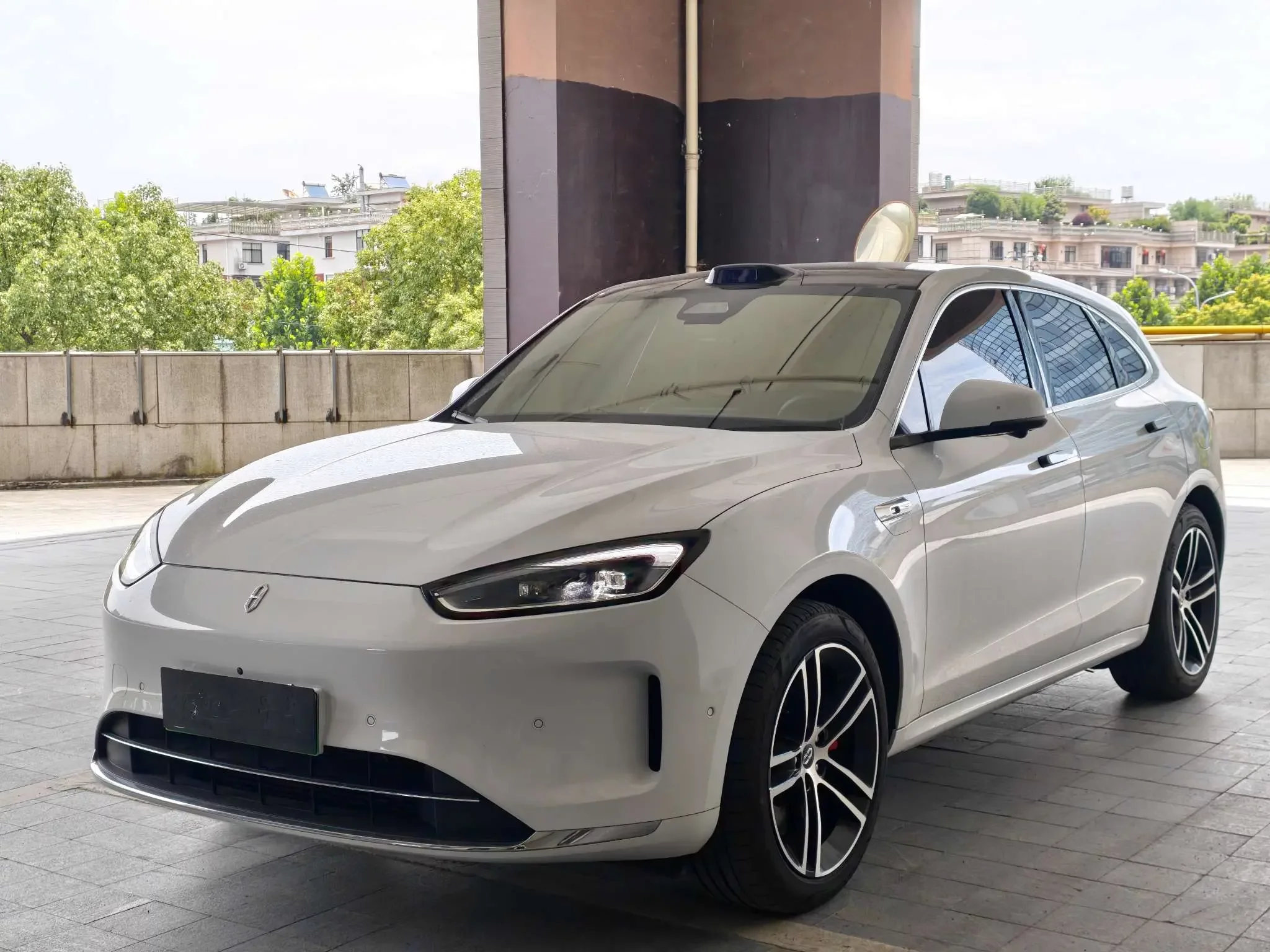 AITO M5