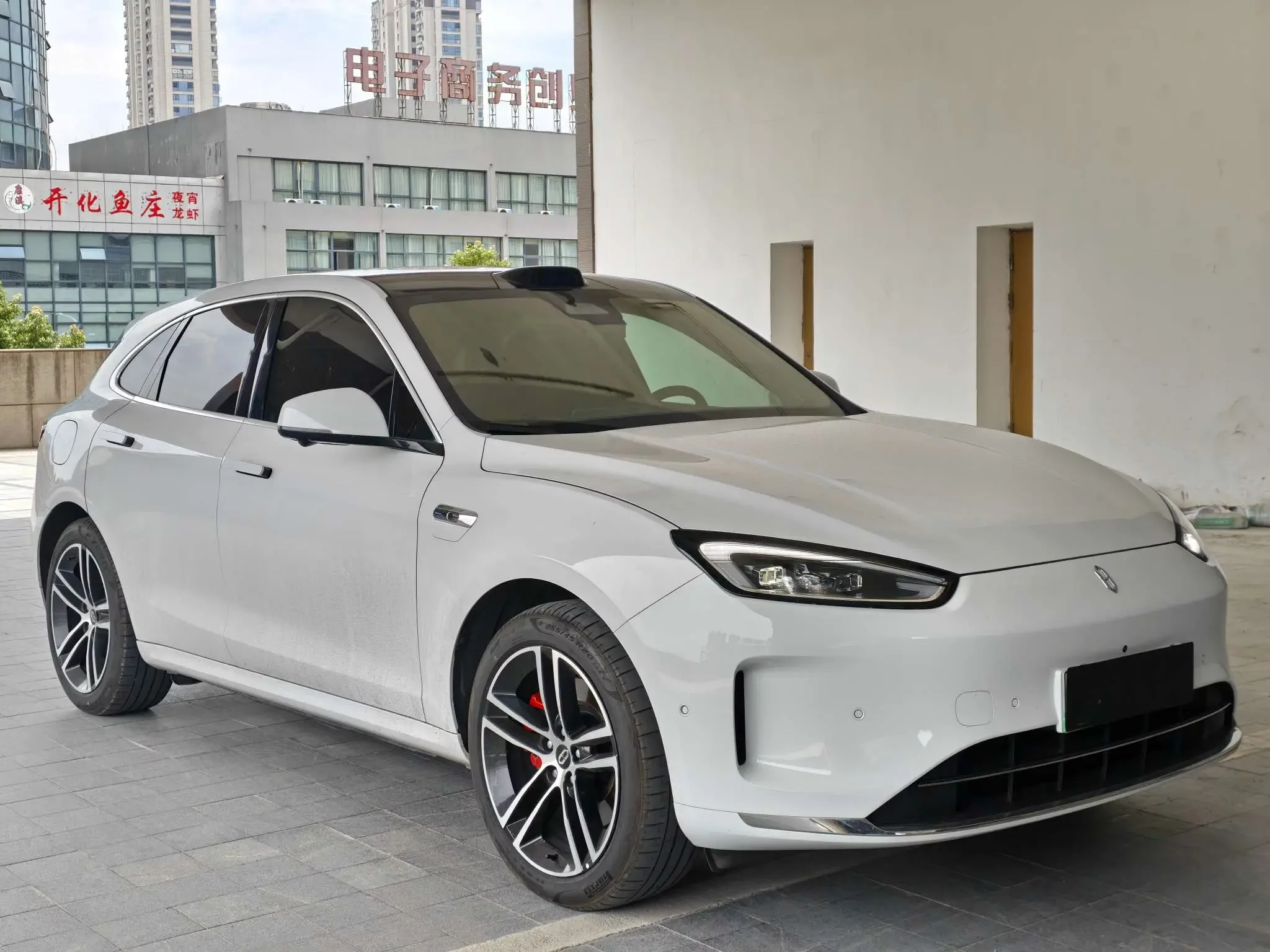 AITO M5