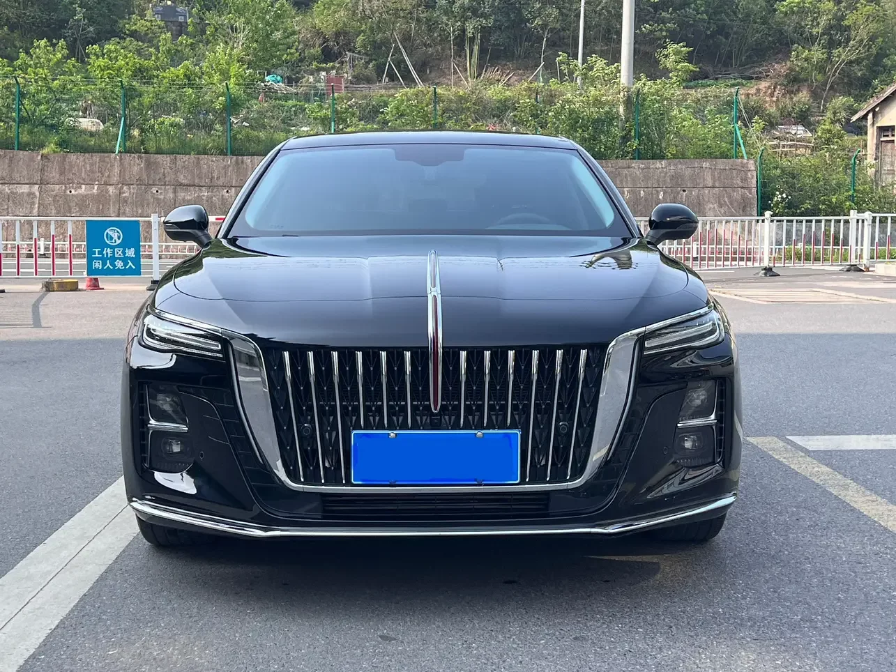 Hongqi H5