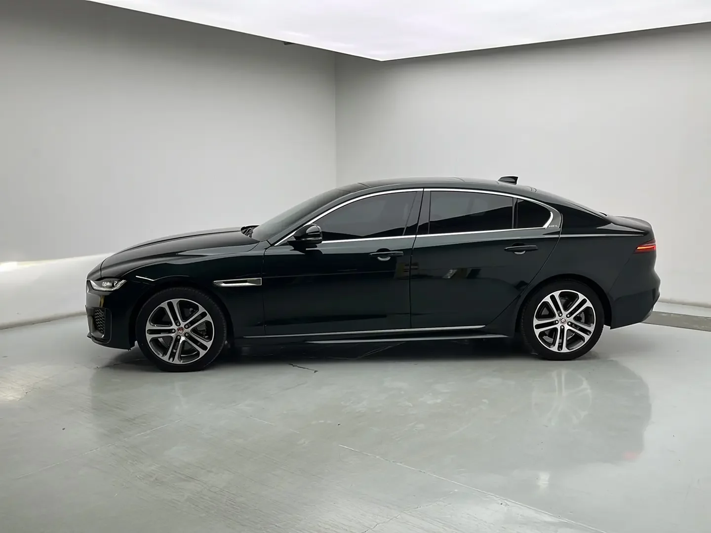 Jaguar XEL