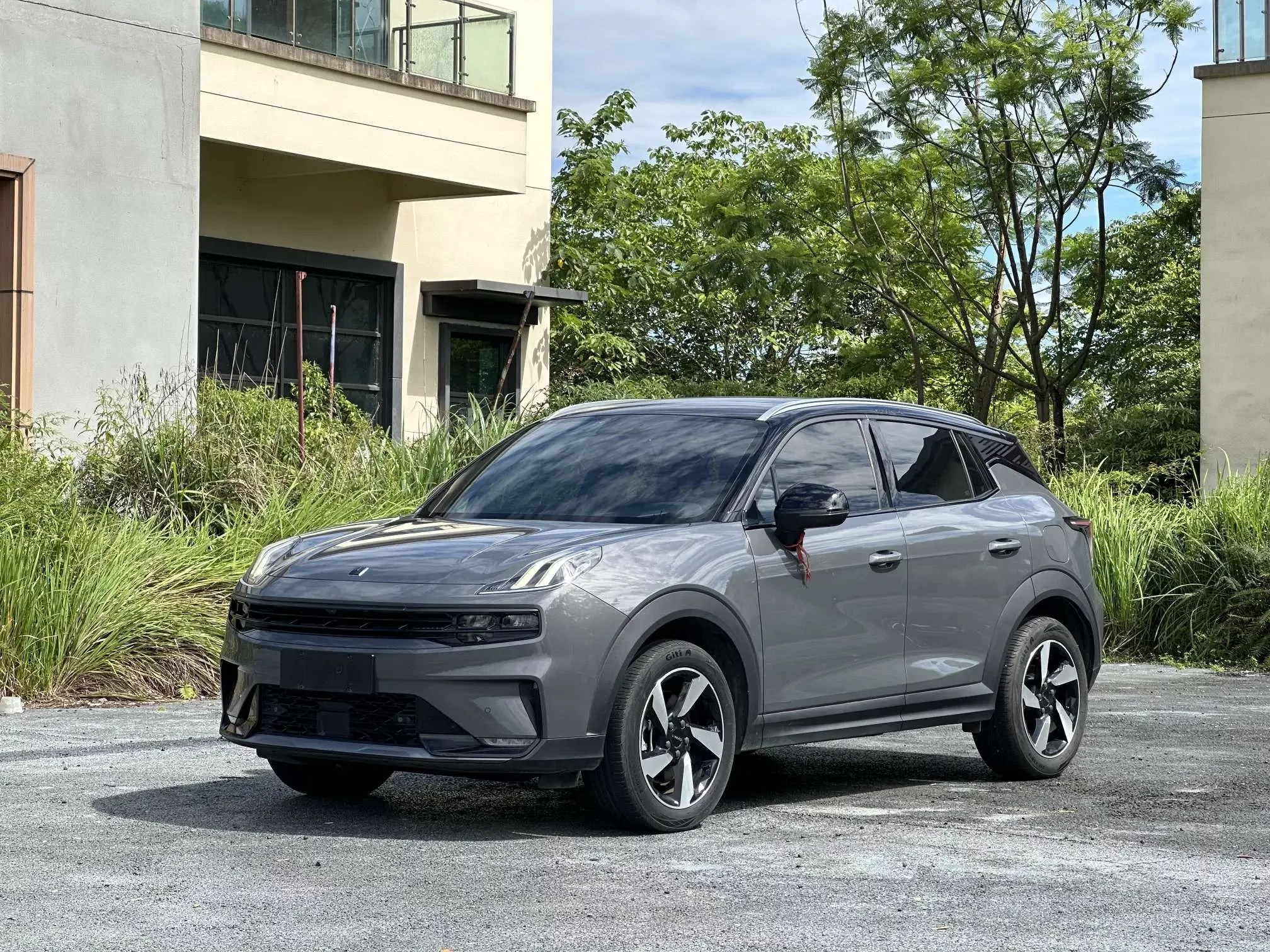 Lynk & Co 06