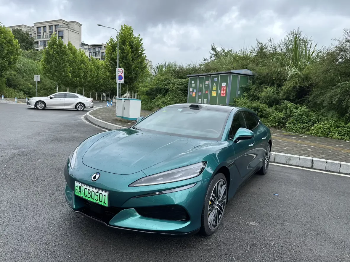 Denza BYD Z9GT EV