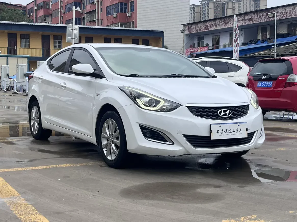Hyundai Elantra
