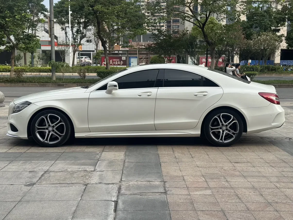 Mercedes-Benz CLS