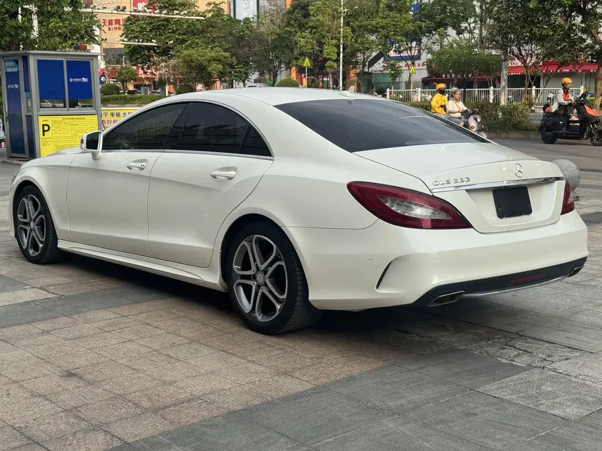 Mercedes-Benz CLS