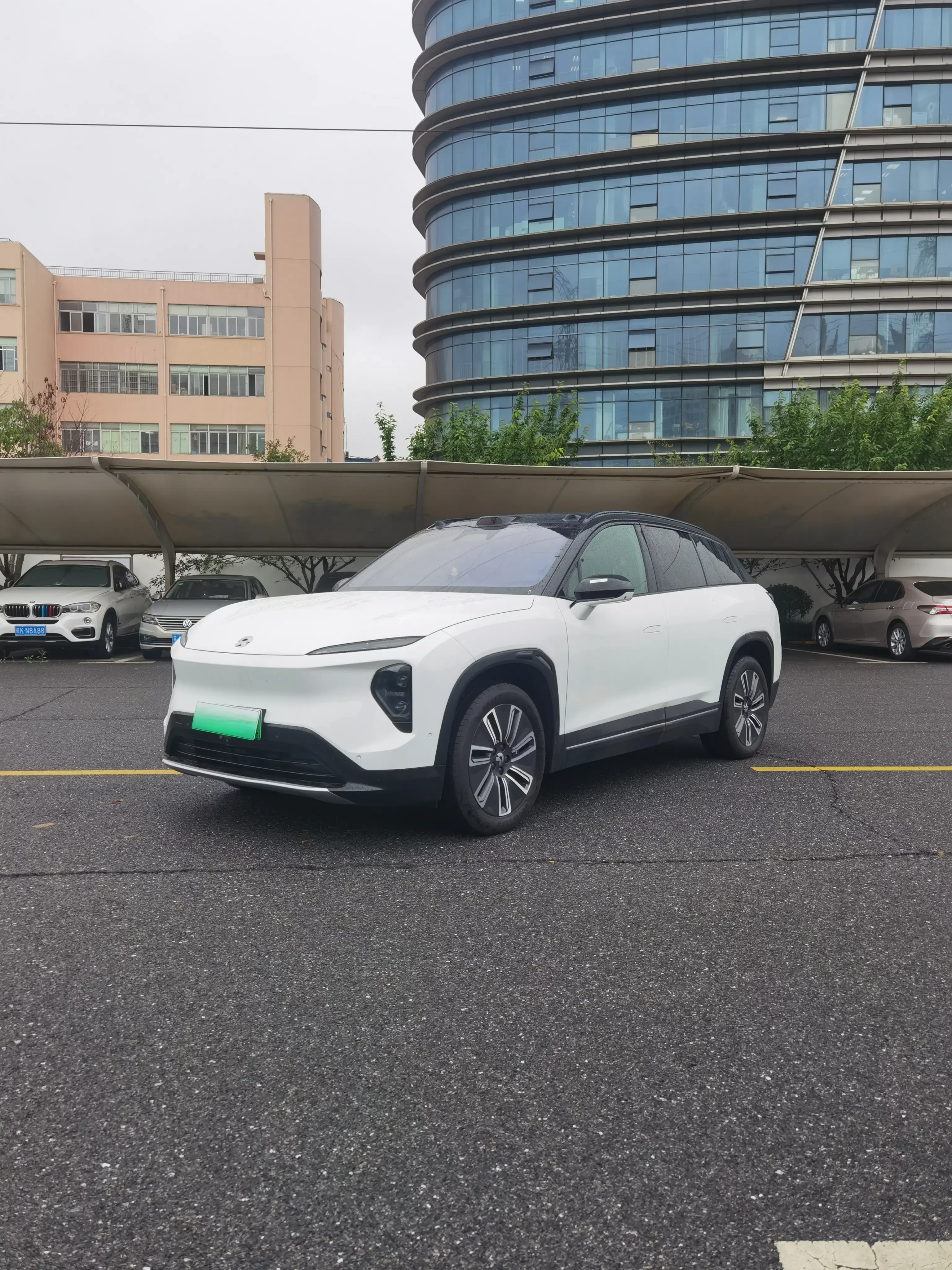 NIO ES7  из Китая