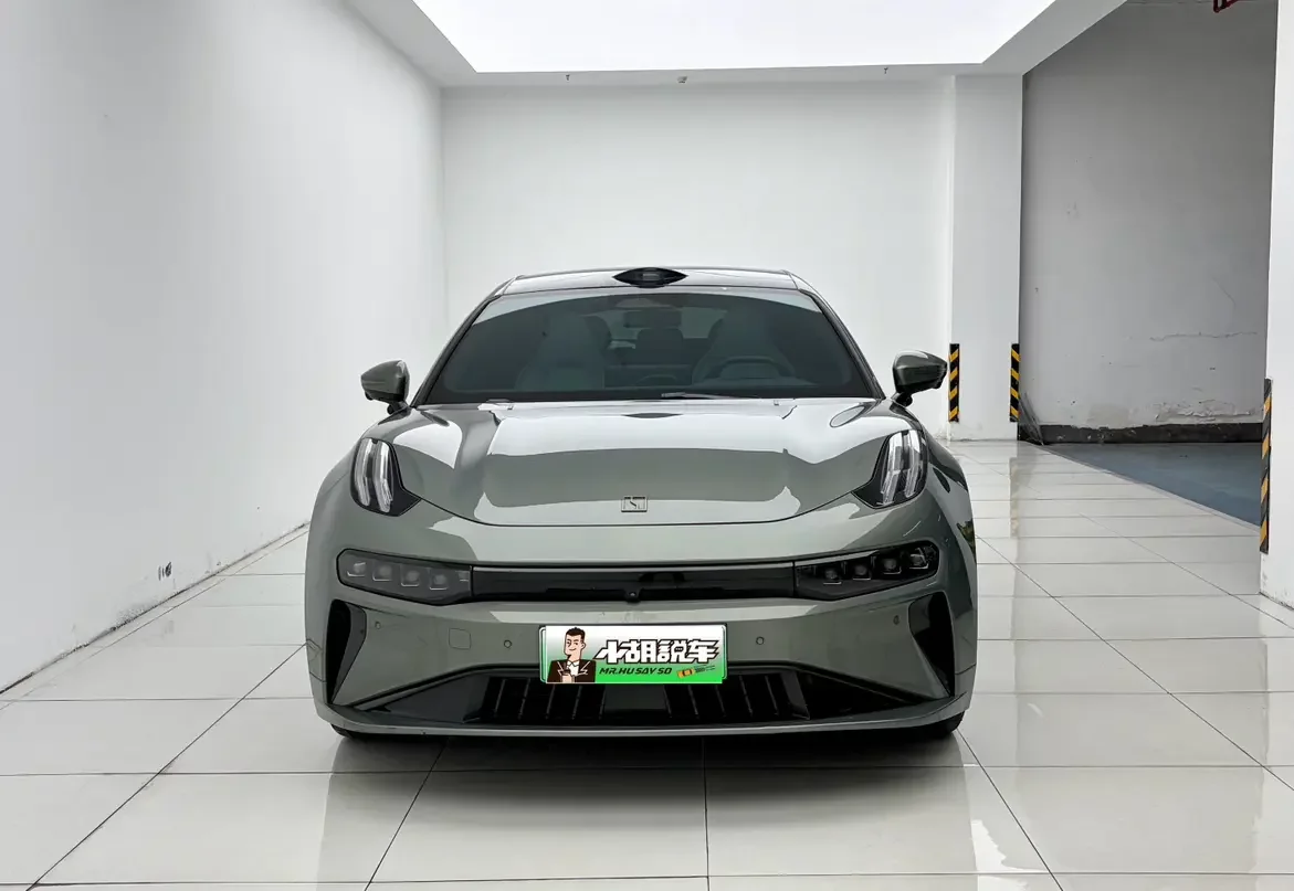 ZEEKR 001