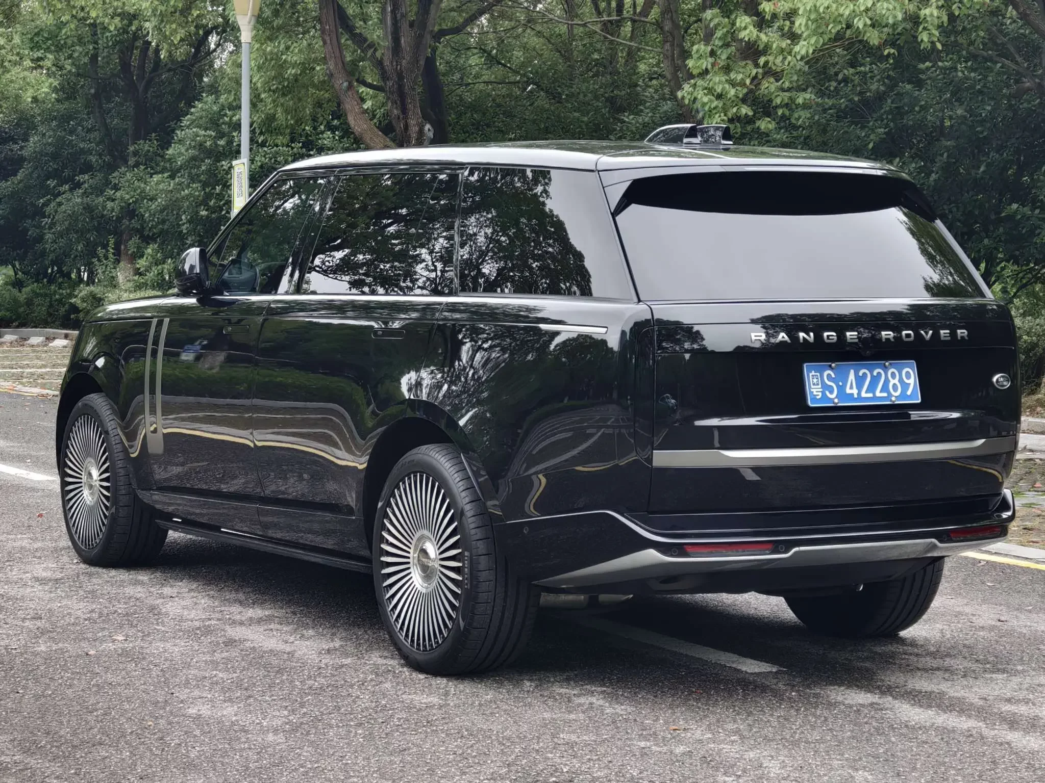 Land Rover range rover