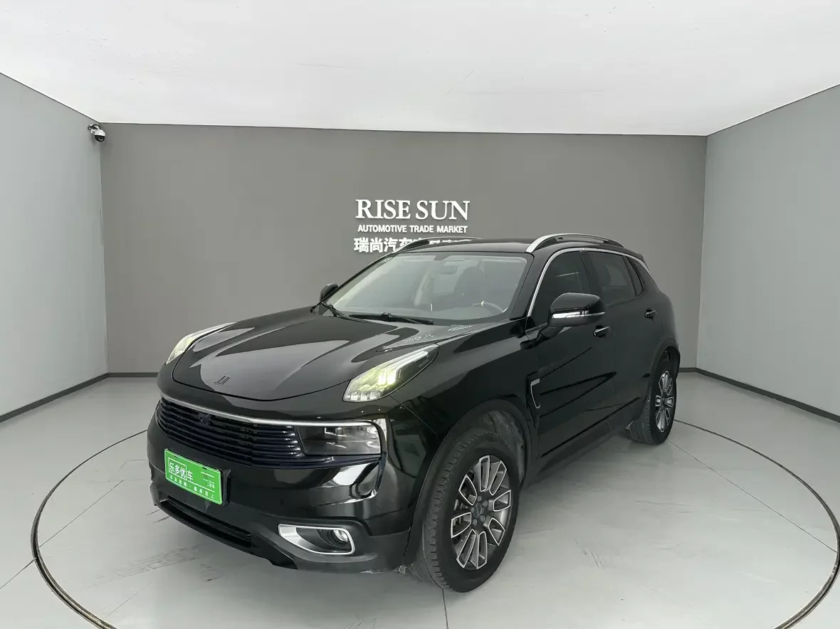 Lynk & Co 01