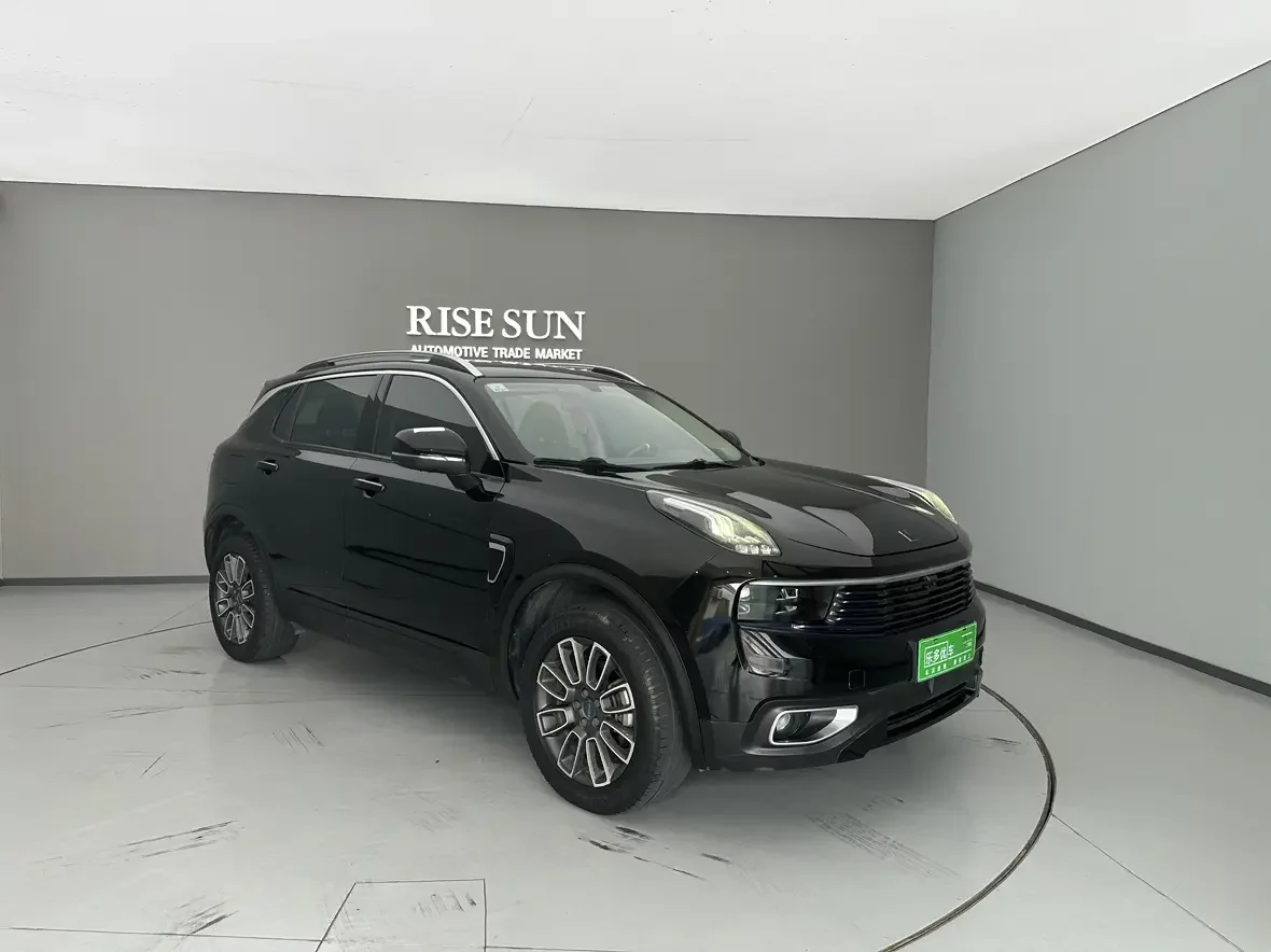 Lynk & Co 01