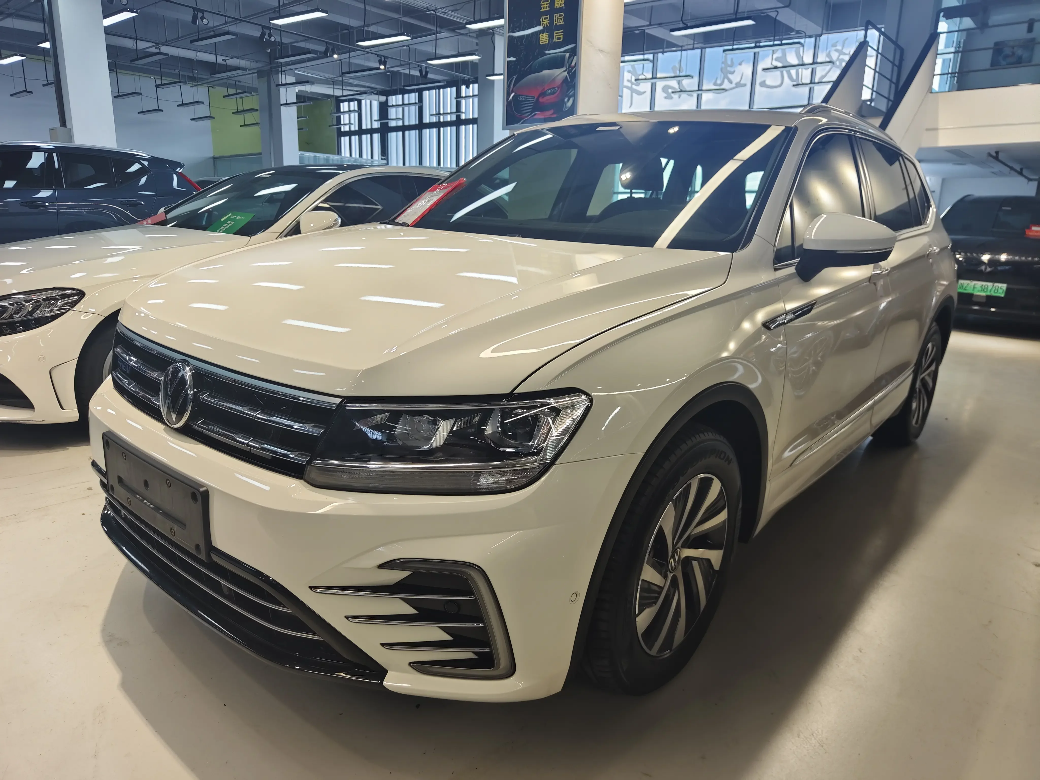 Volkswagen Tiguan L PHEV