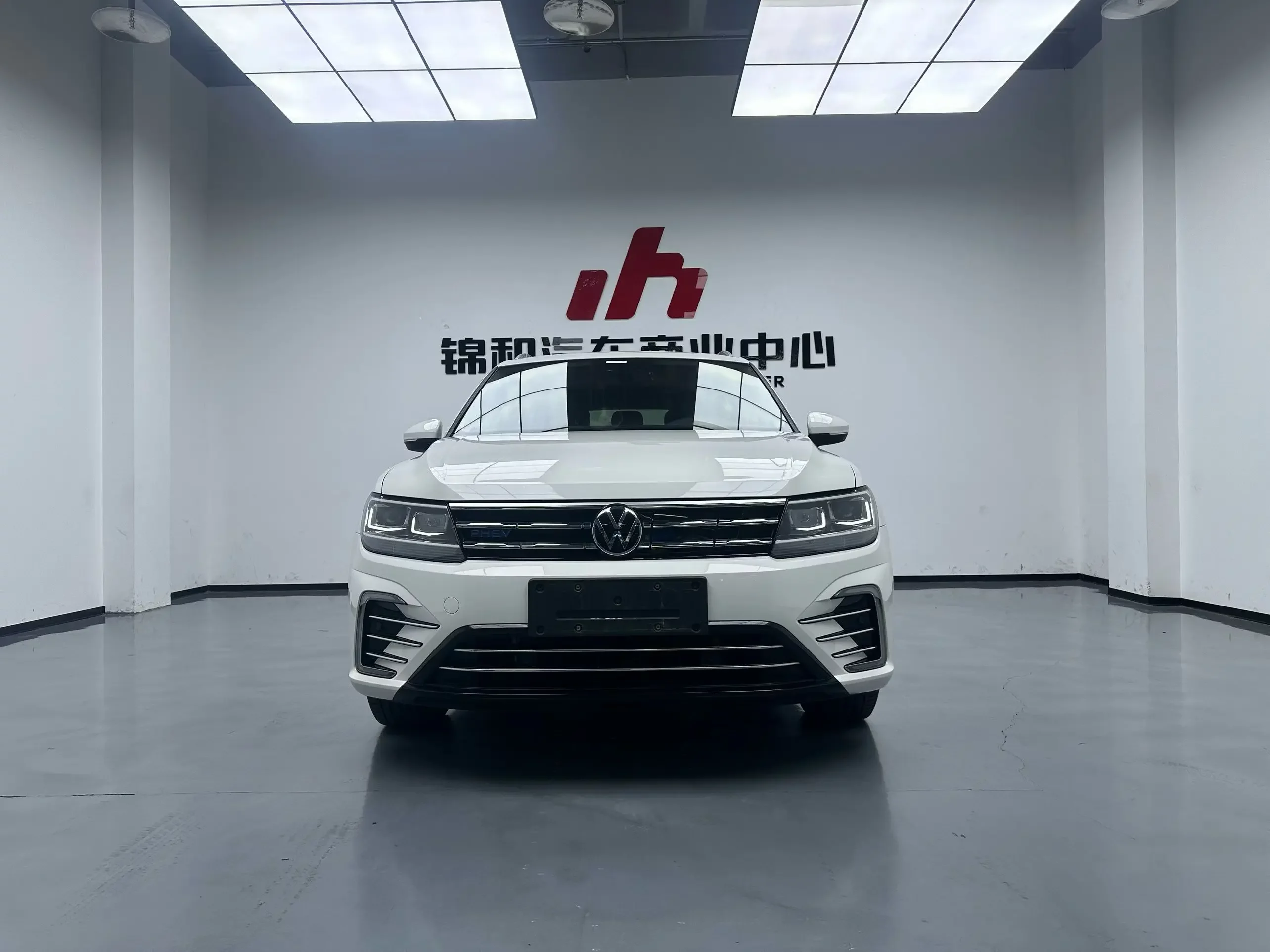 Volkswagen Tiguan L PHEV