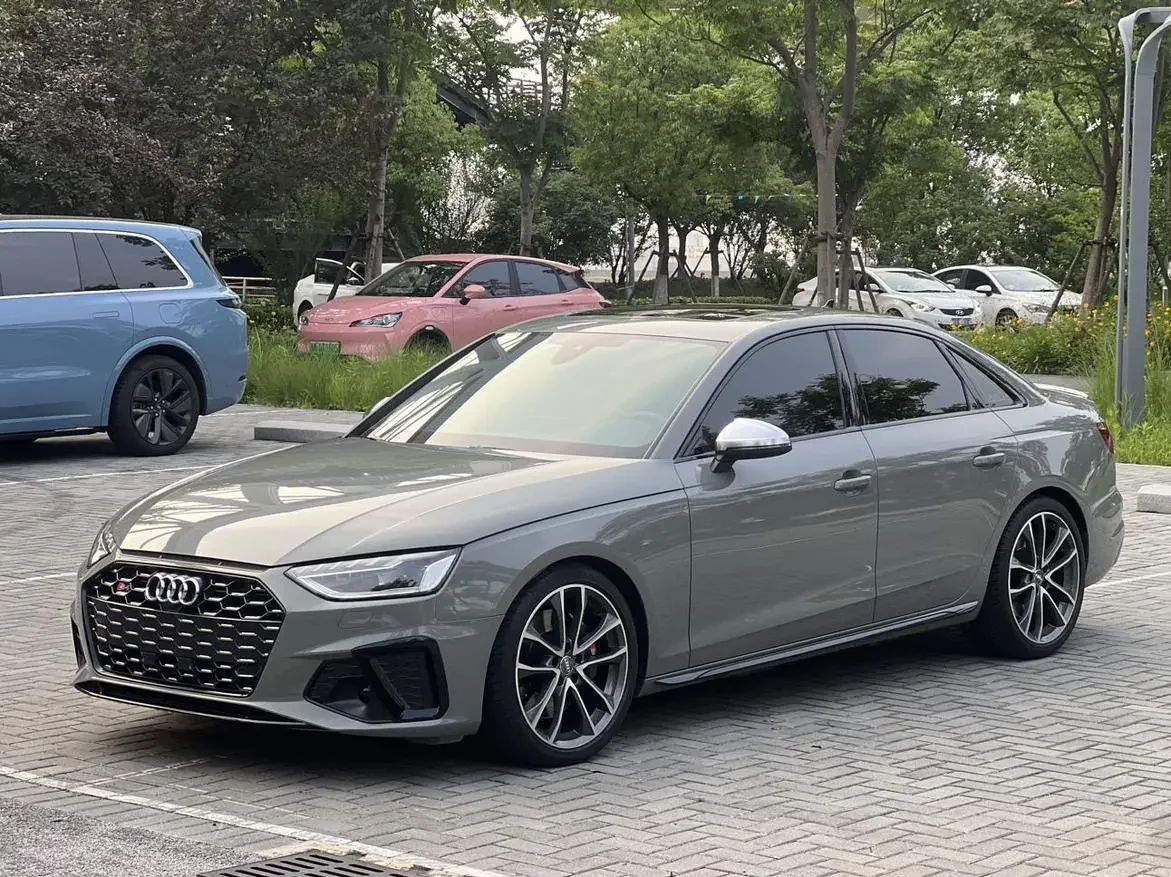 Audi S4