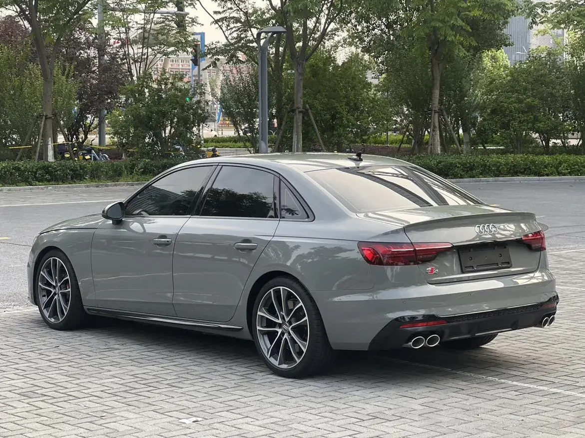Audi S4