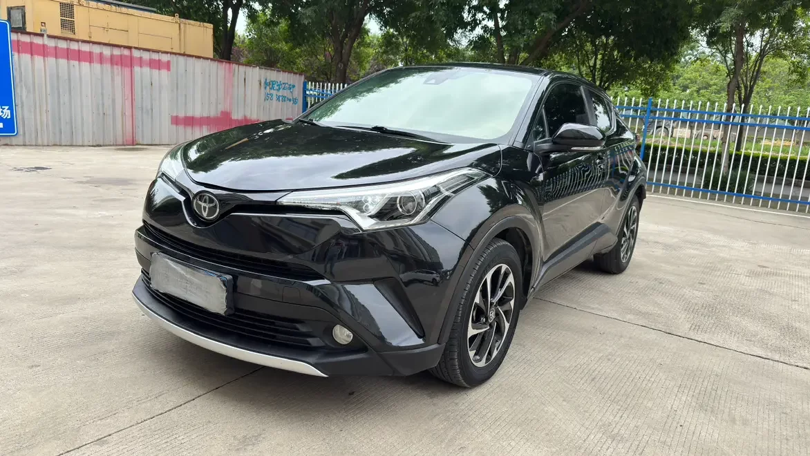 Toyota C-HR Hybrid (Yize IZOA)  из Китая