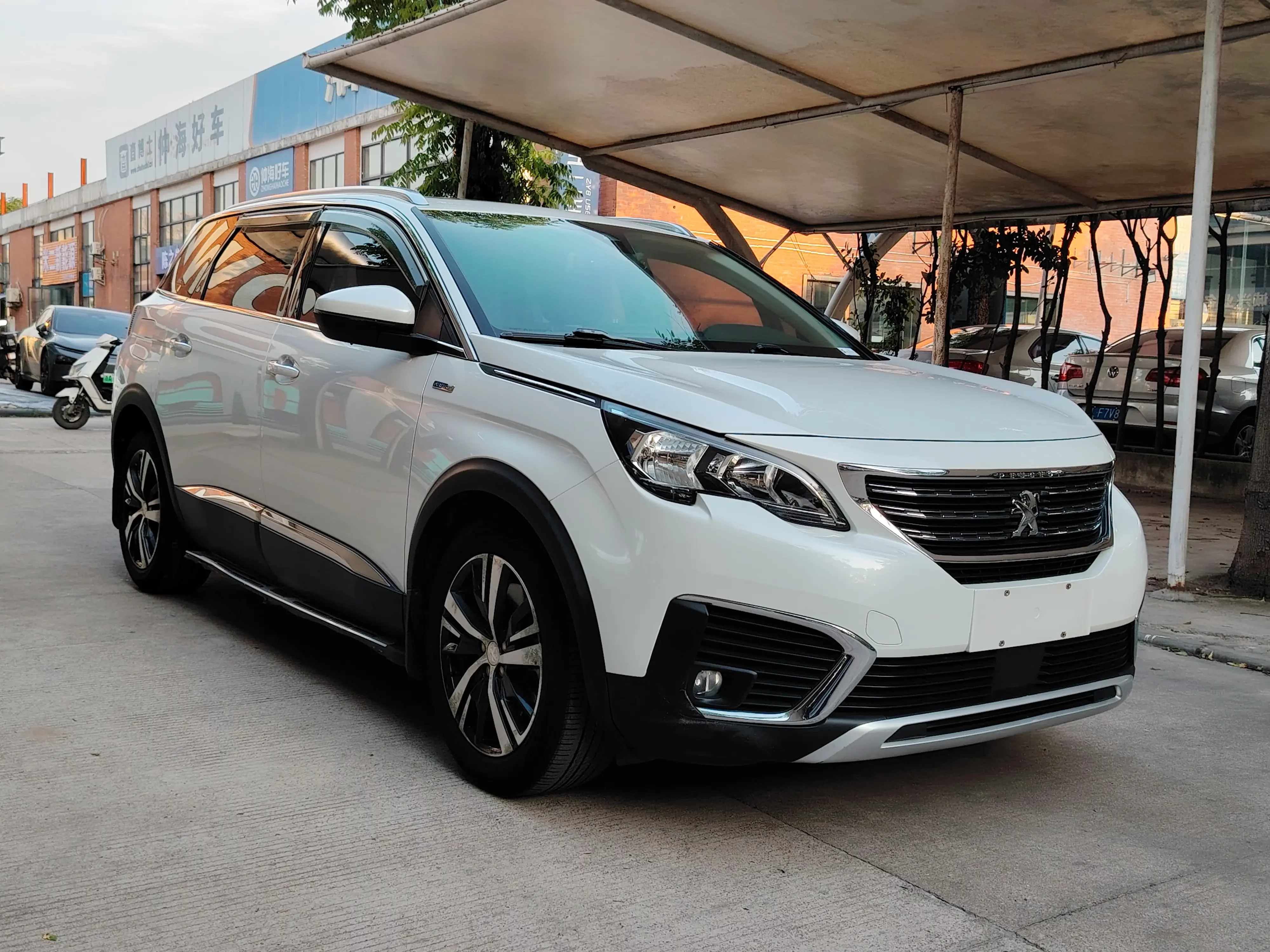 Peugeot 5008